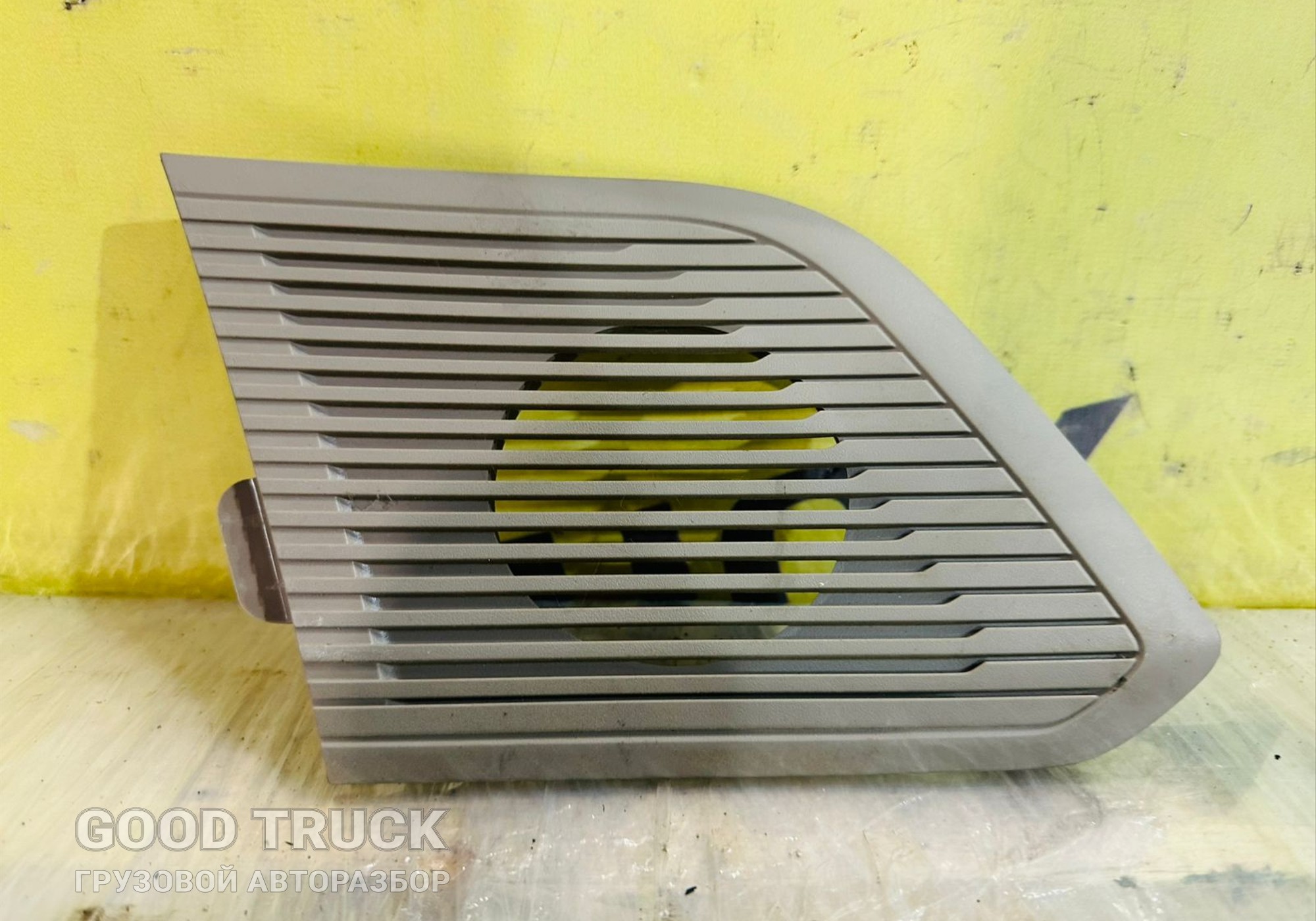 2322752 Накладка динамика левая для Daf XF