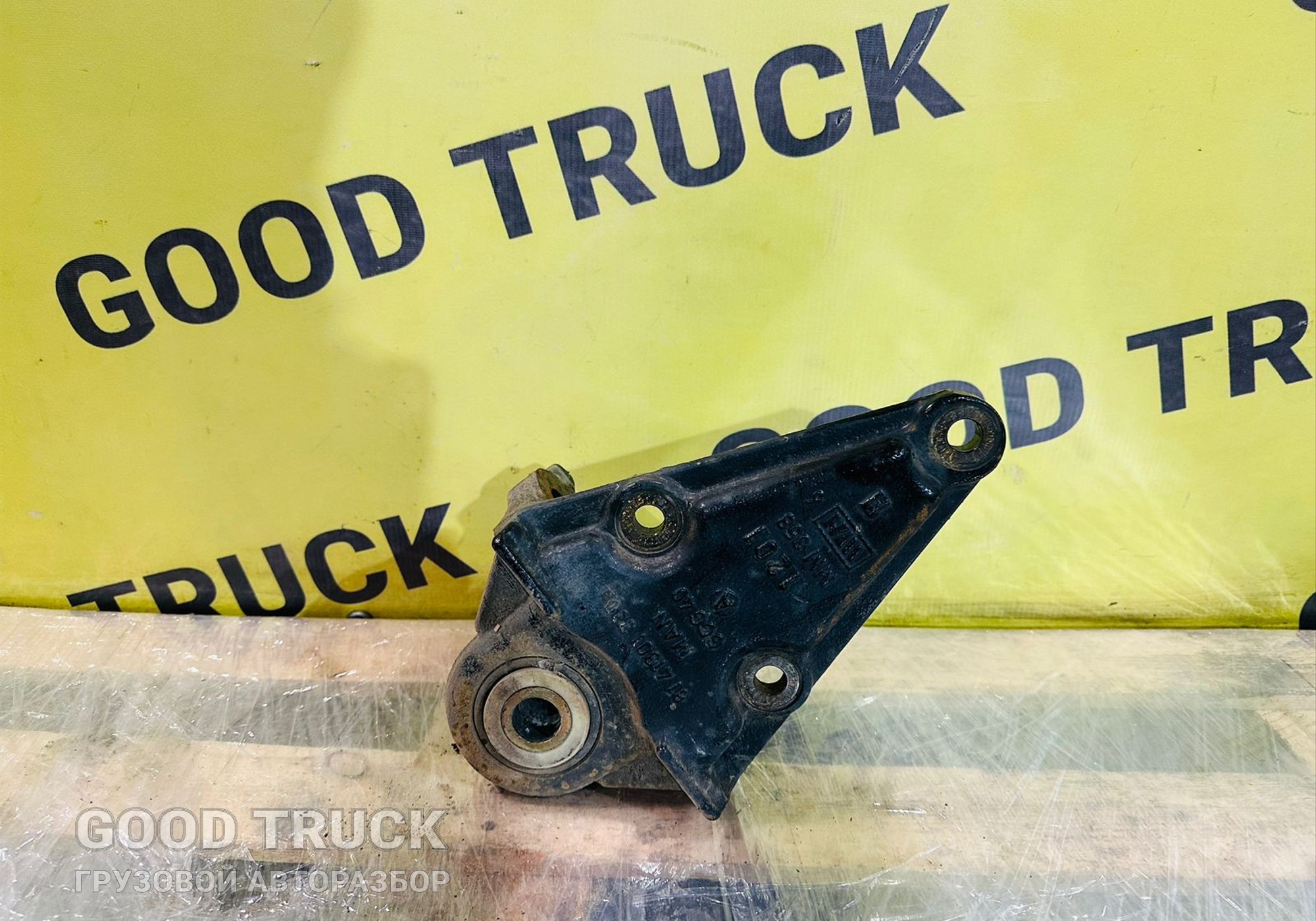 81413013301 Кронштейн передней рессоры для Man TGS I (с 2007)
