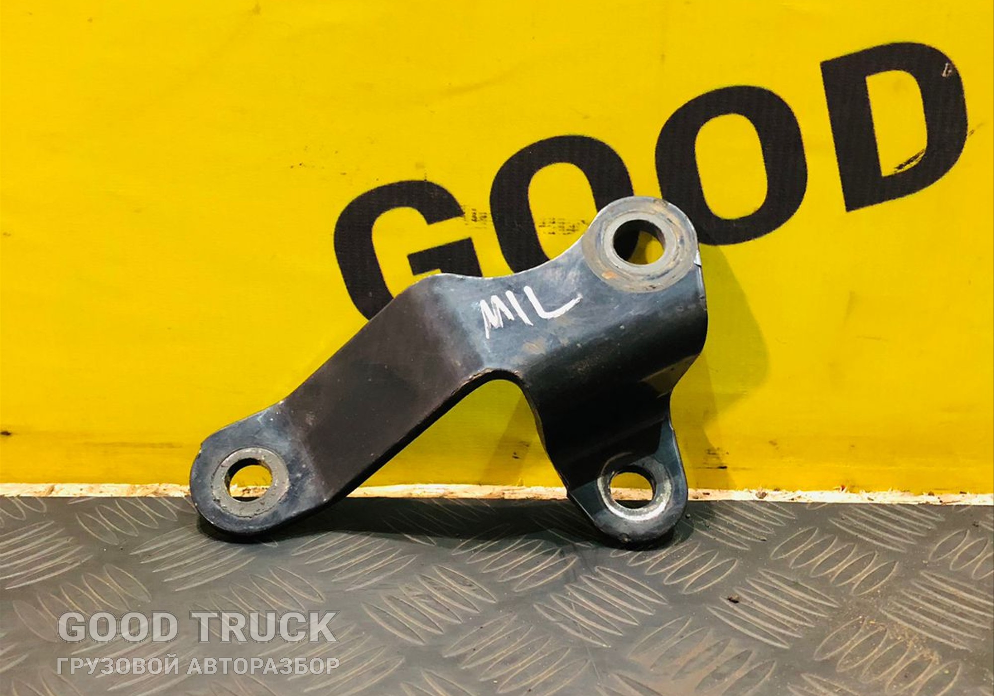 81437400217 Кронштейн стойки стабилизатора левый Man TGS II для Man TGX