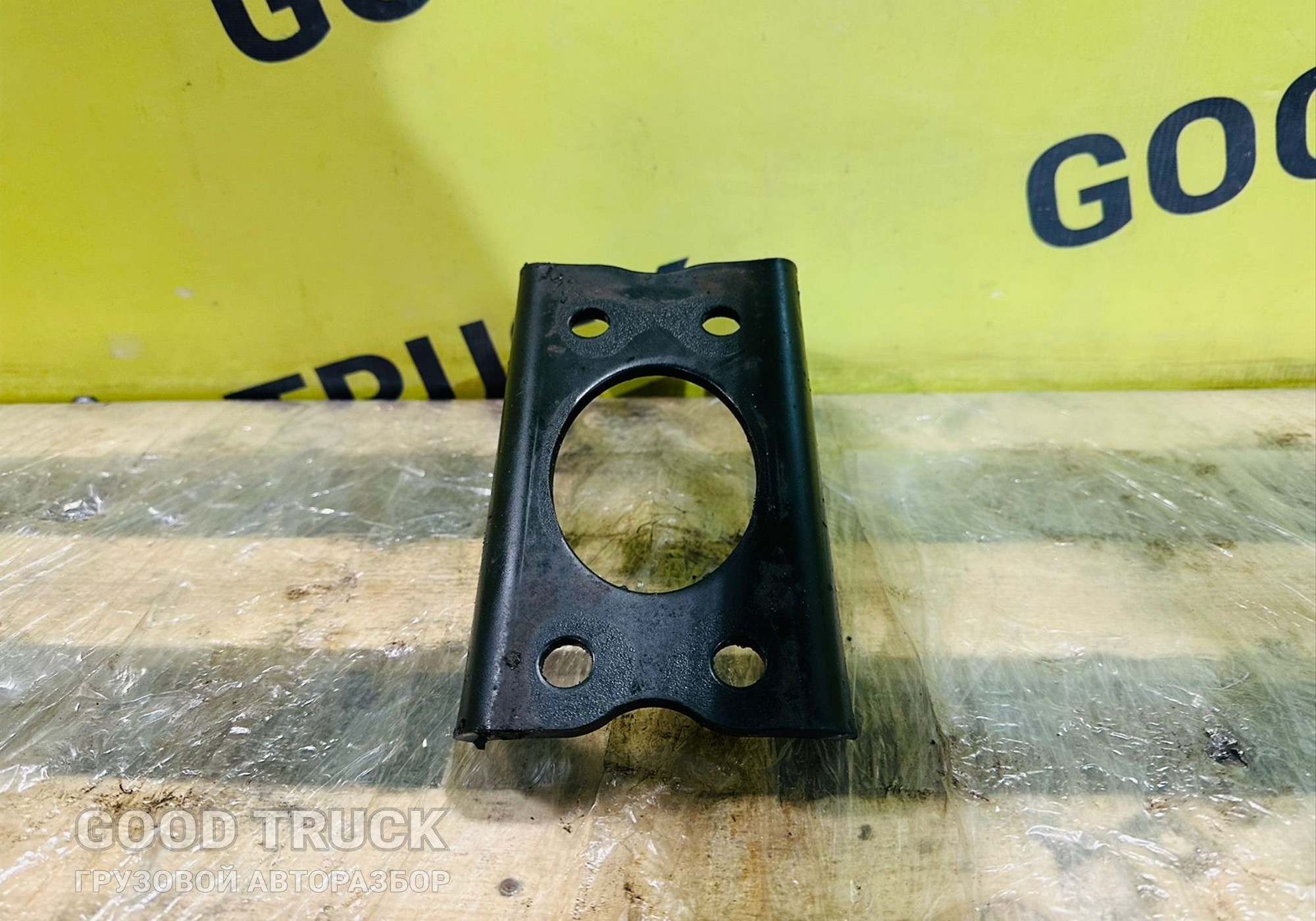 81437400195 Кронштейн амортизатора переднего для Man TGX II (с 2012)