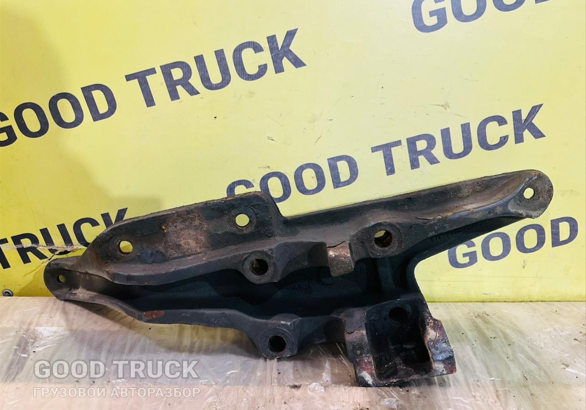 20704075 Кронштейн пневморессоры задний левый для Volvo FH 1 (с 1993 по 2002)