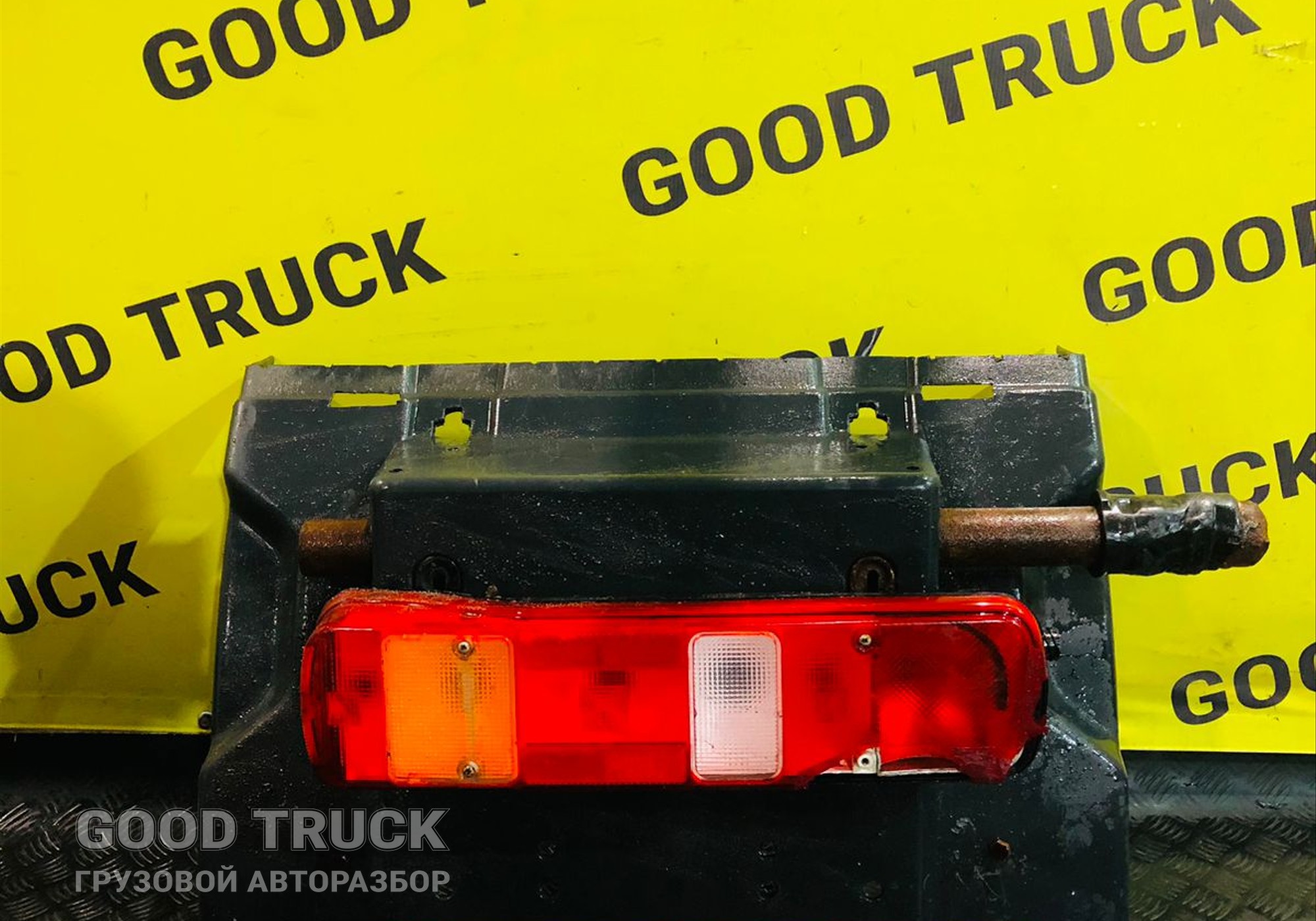 21090272 Крыло заднее Volvo FH13/ Фонарь задний/ Кронштейн крыла для Volvo FH 3 (с 2008 по 2012)