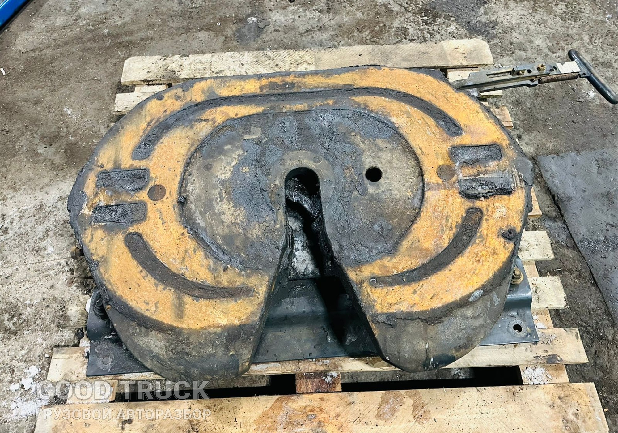 81427106308 Седло jost 150мм для Man