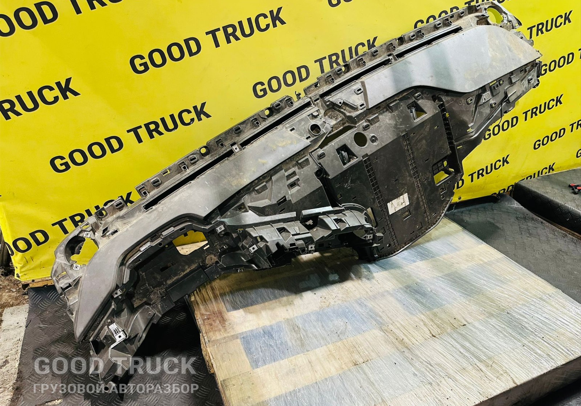 2458797 Накладка торпедо для Daf XG+