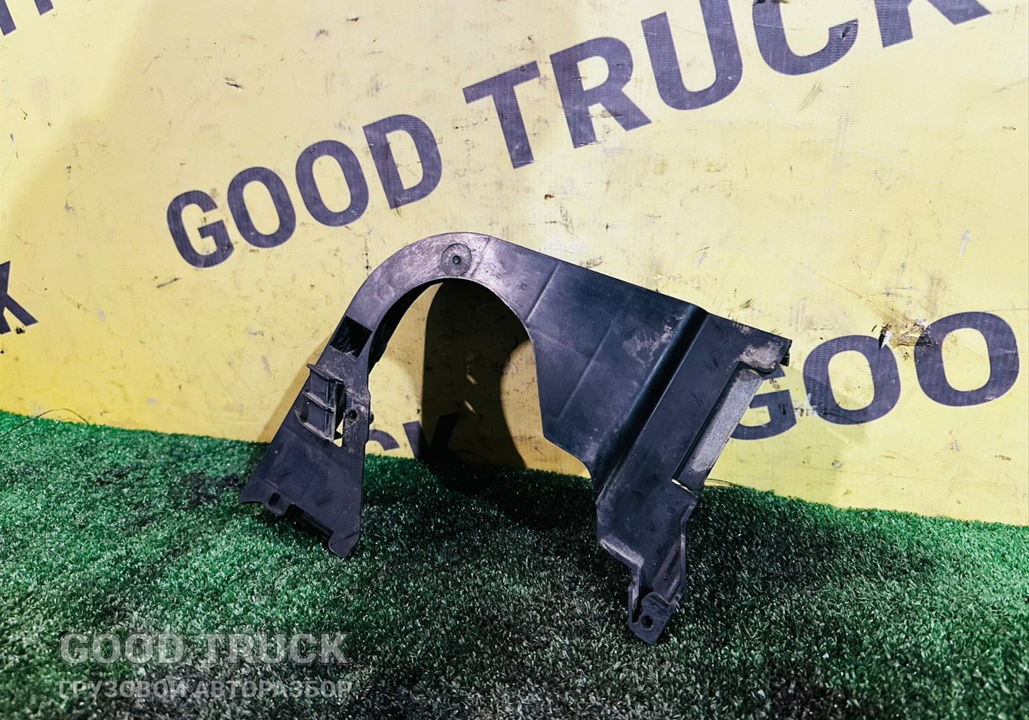 1869423 Защита радиатора основного для Daf XF106 (с 2012)