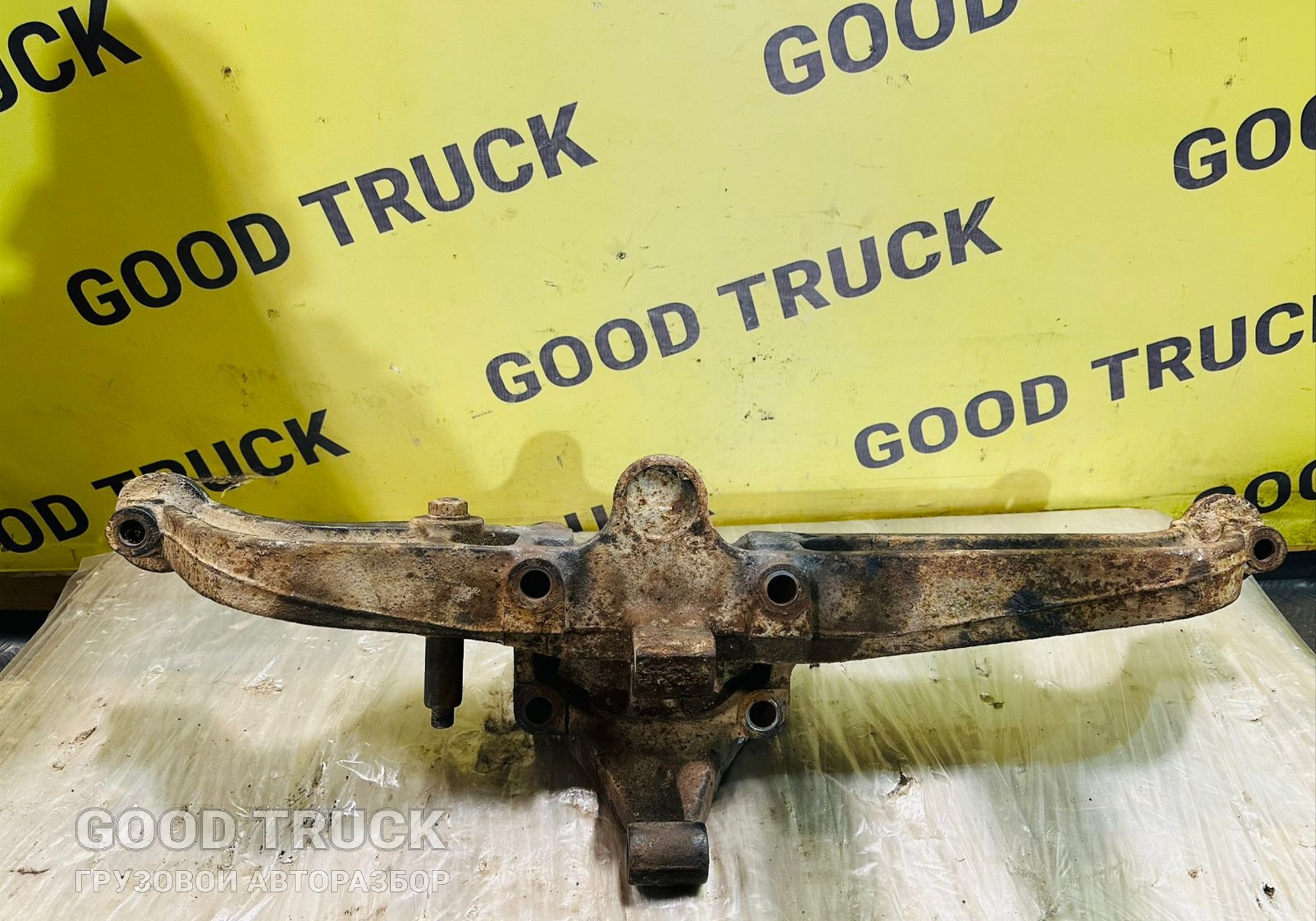 81436303202 Кронштейн пневморессоры правый для Man TGX