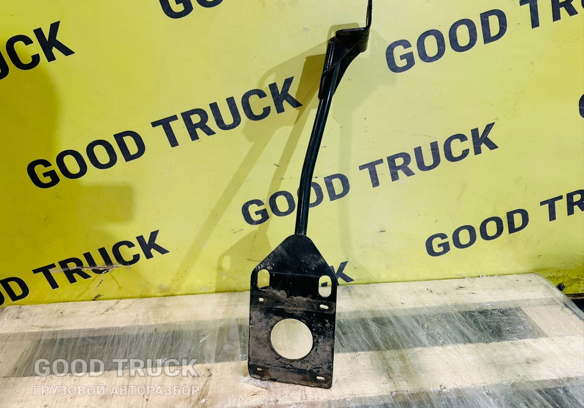 81612435419 Кронштейн крыла переднего левого для Man TGX II (с 2012)