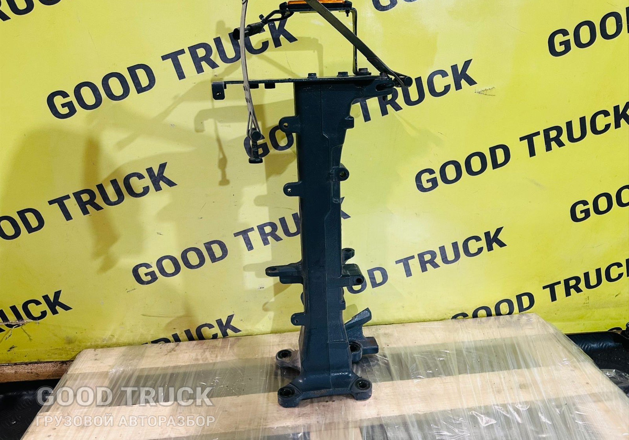 2318439 Кронштейн крыла переднего левый для Daf XF