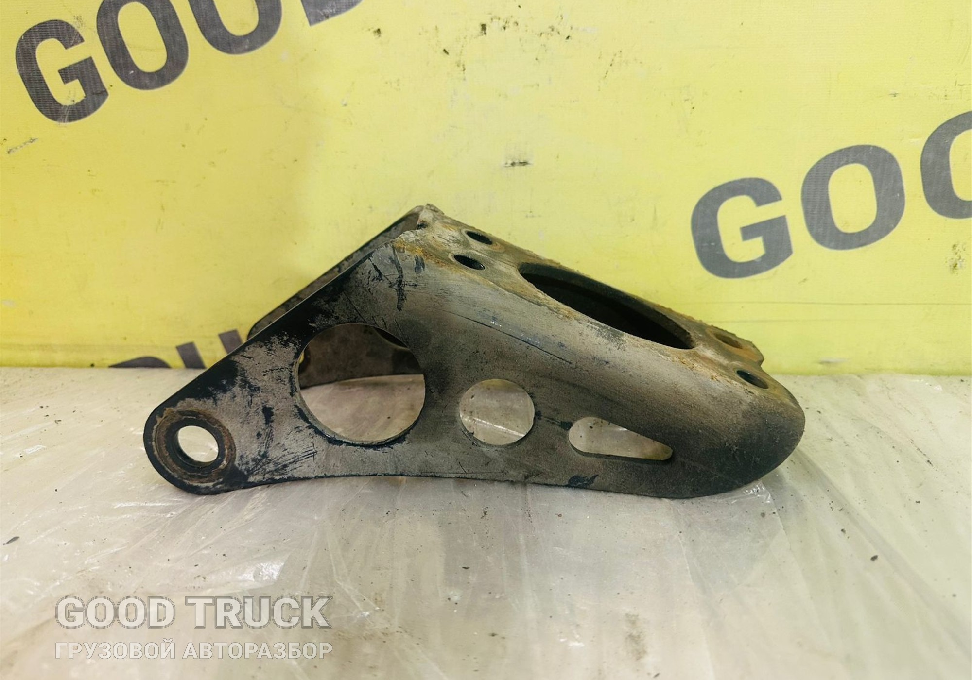 81437400195 Кронштейн амортизатора переднего для Man TGX