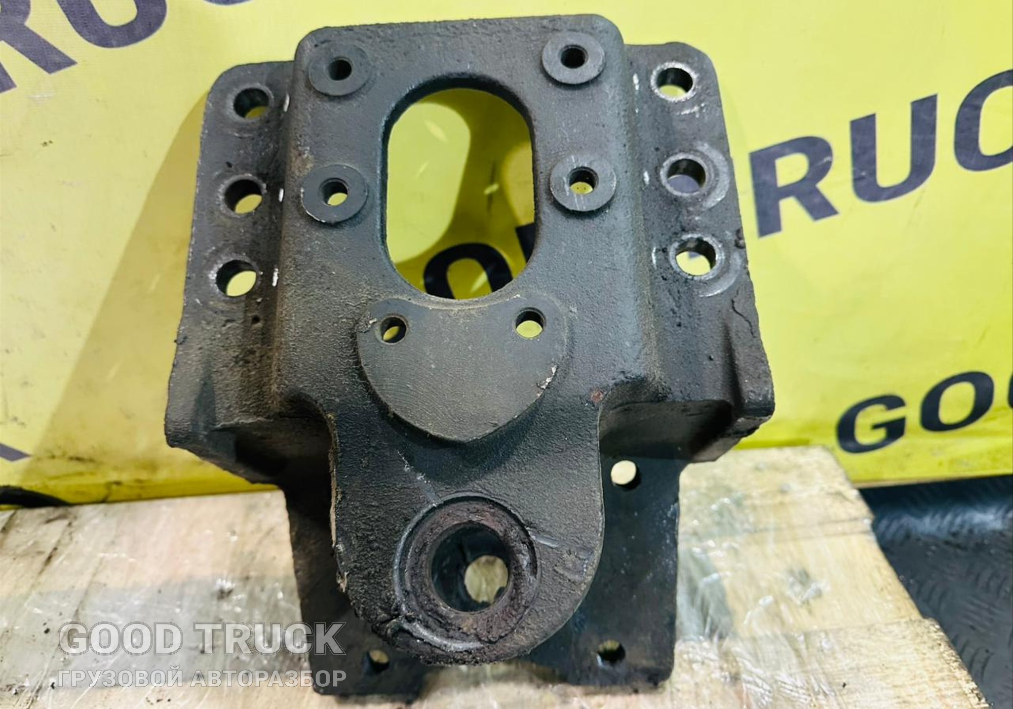 5490290244720 Кронштейн рессоры передней для КАМАЗ 5490 (с 2013)