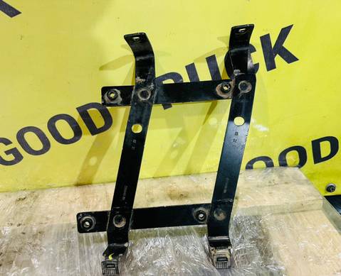 2260348 Кронштейн крепления защиты под бампер правый для Daf XG+