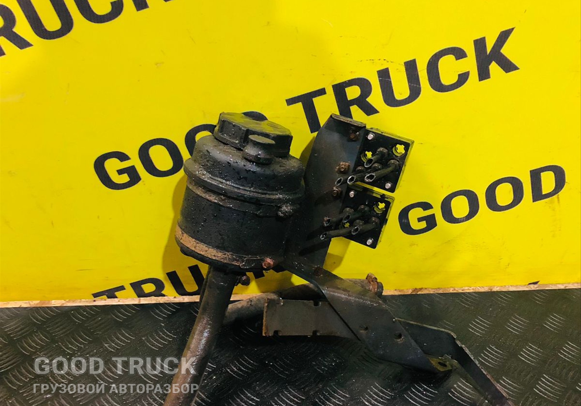 1592945 Бачок гура Daf XF105 для Daf XF105 (с 2005)