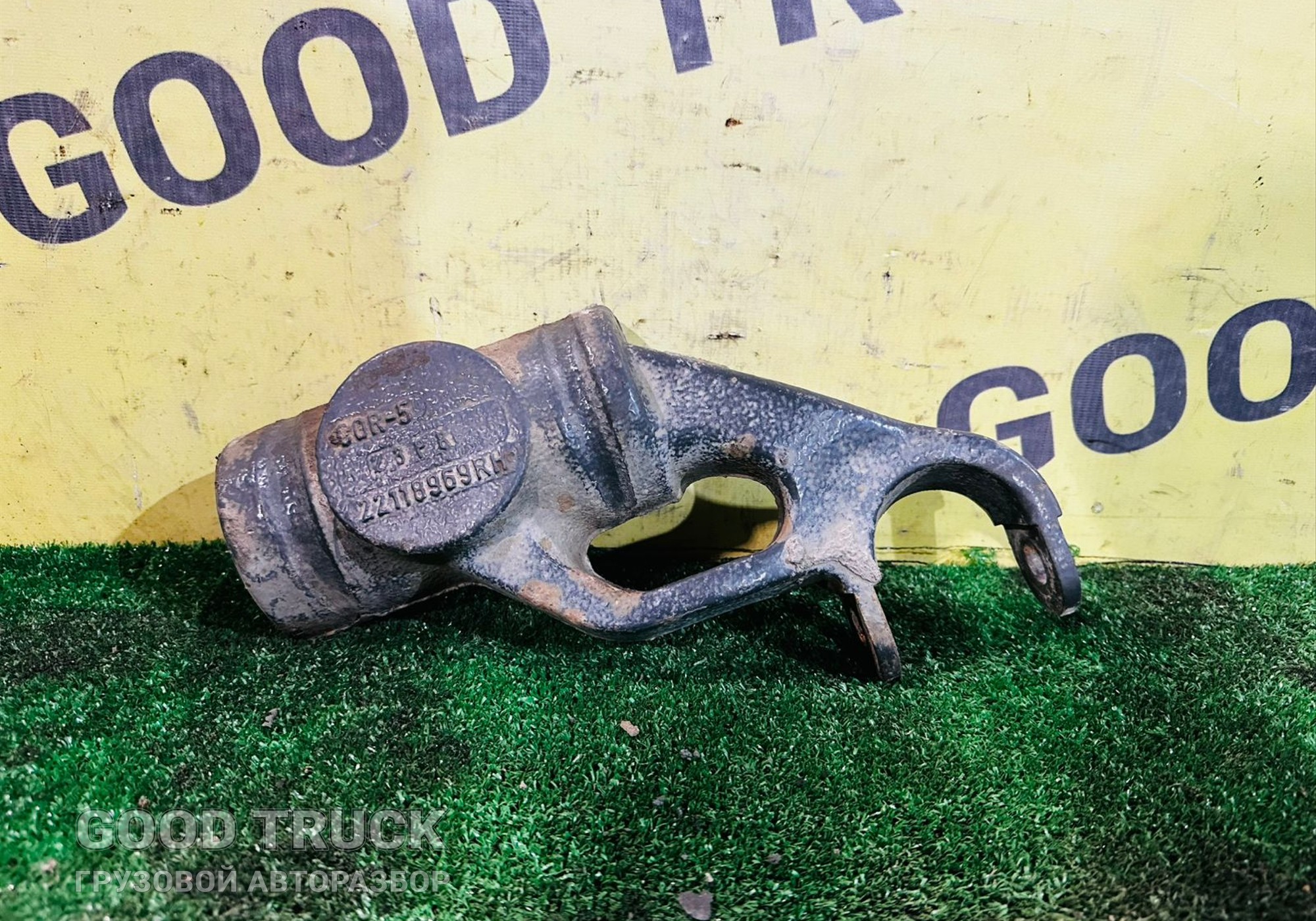 22118969 Кронштейн амортизатора переднего правый