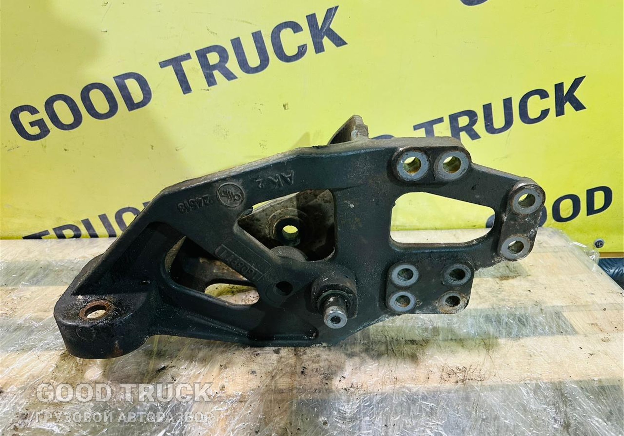 1606971 Кронштейн рессоры передней правый для Daf