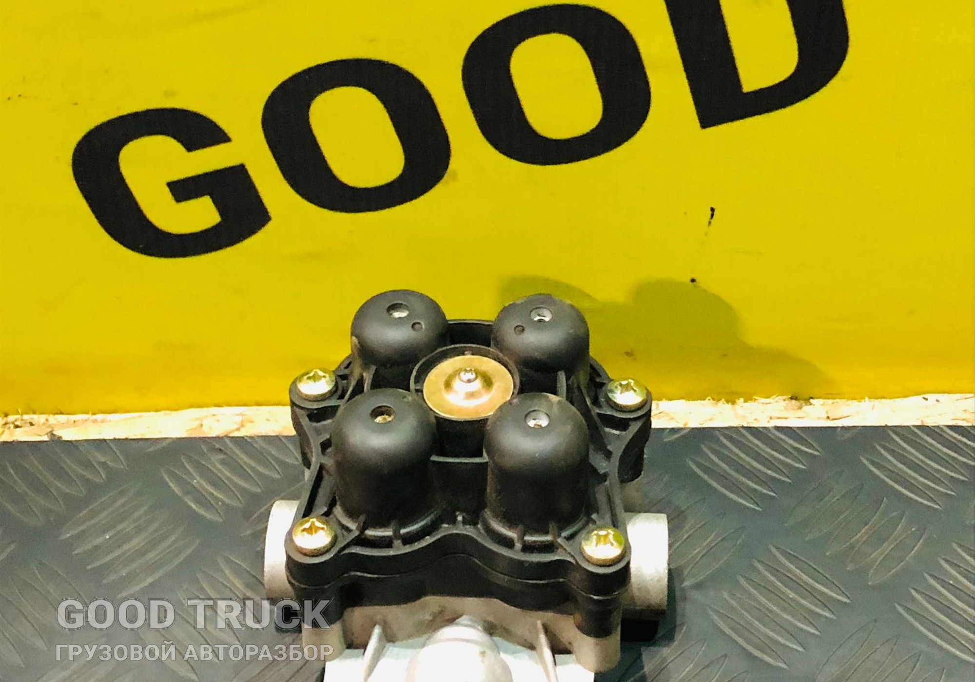 81521516098 Кран защитный 4-х контурный Man TGS II для Man