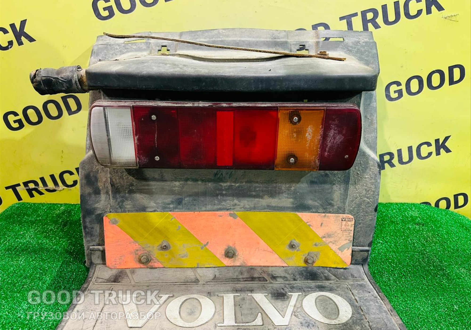21090272 Крыло заднее / Фонарь задний/ Кронштейн крыла для Volvo FH 3 (с 2008 по 2012)