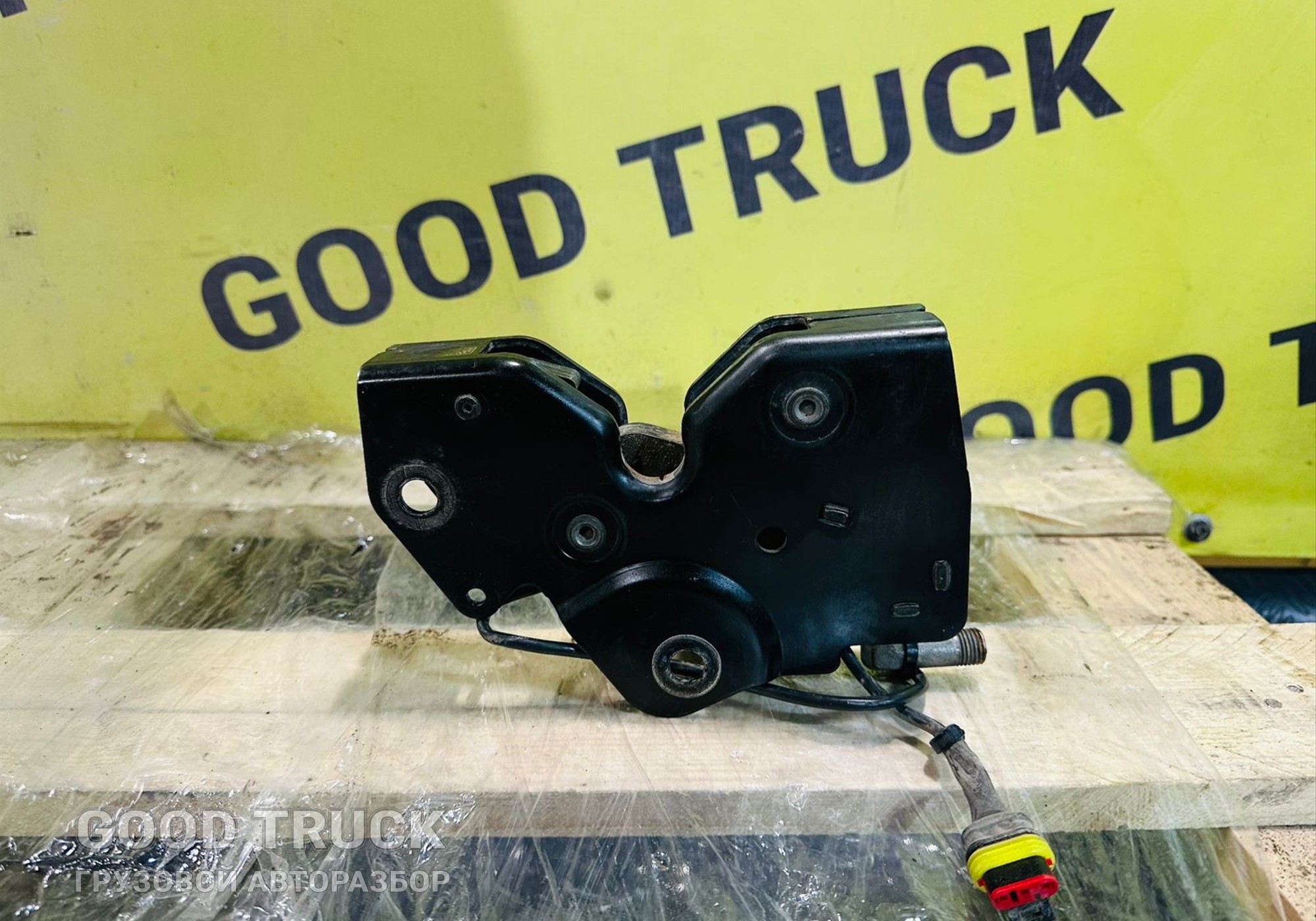 2249724 Замок кабины для Daf XG