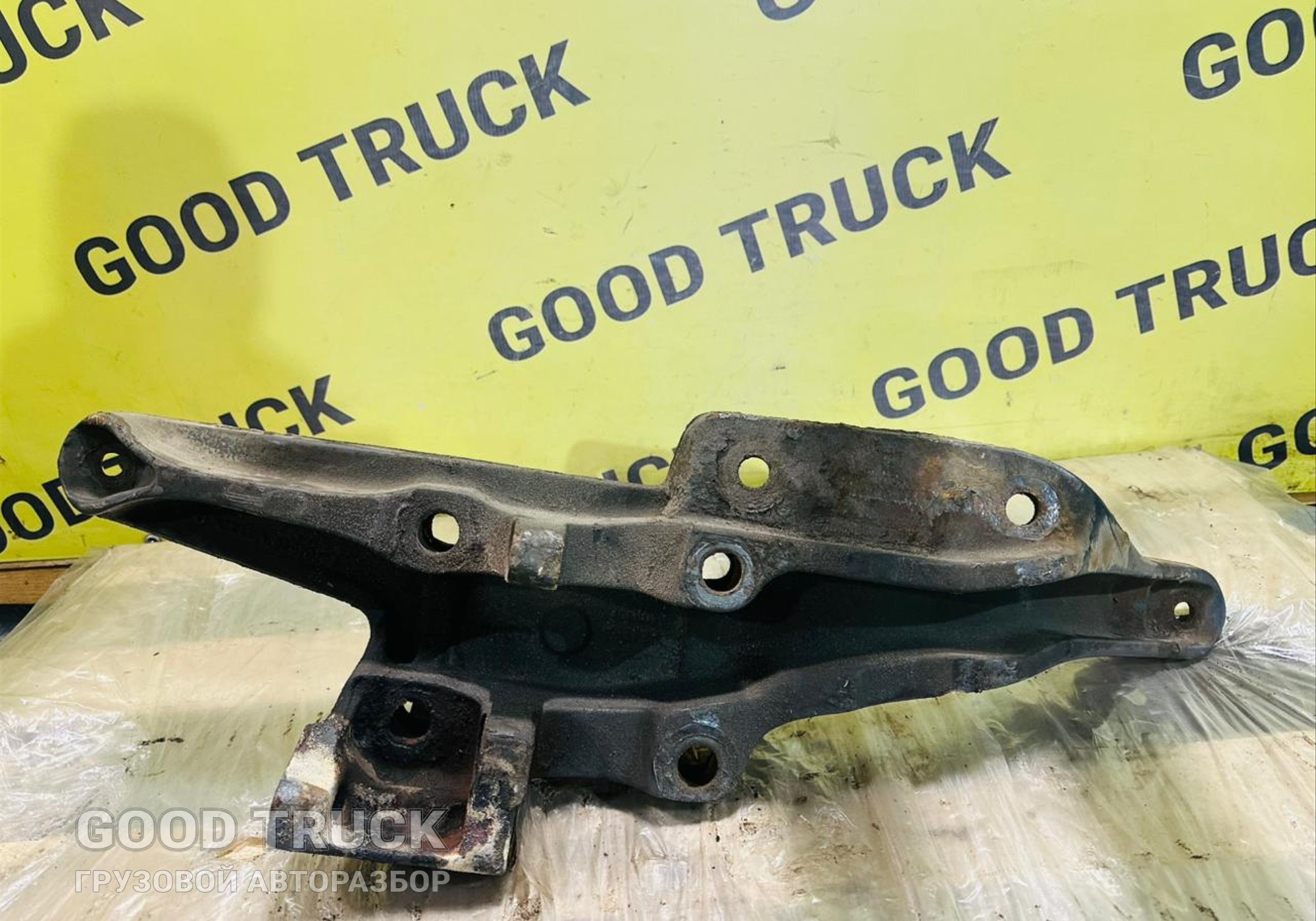 20704076 Кронштейн пневморессоры задний правый для Volvo FH 4 (с 2012)