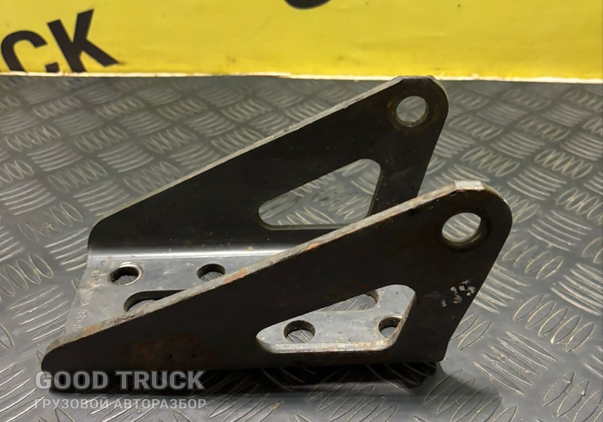 1854534 Кронштейн амортизатора задний левый для Scania 5-series R (с 2004 по 2016)