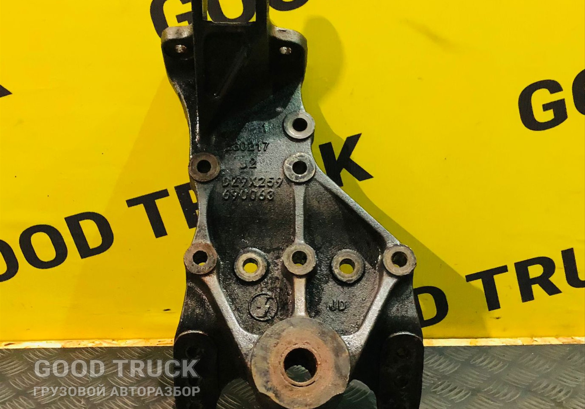 DZ9X259690063 Кронштейн рессоры задний левый для Shacman X6000 (с 2020)