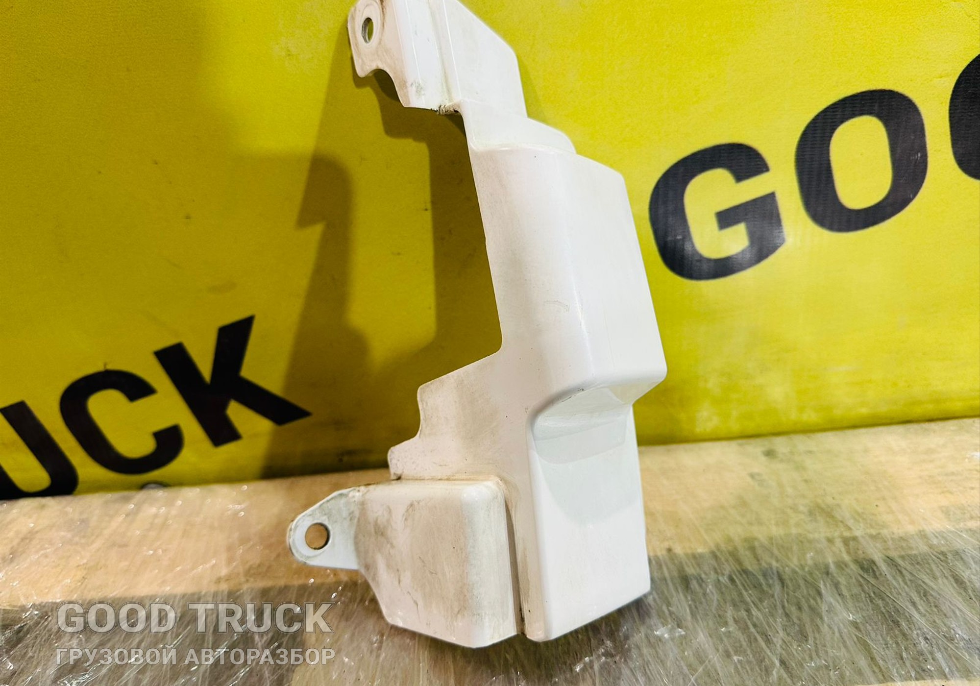 81624100180 Накладка петли двери правая для Man TGX I (с 2007)