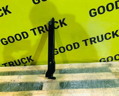 81624100177 Накладка лобового стекла левая для Man