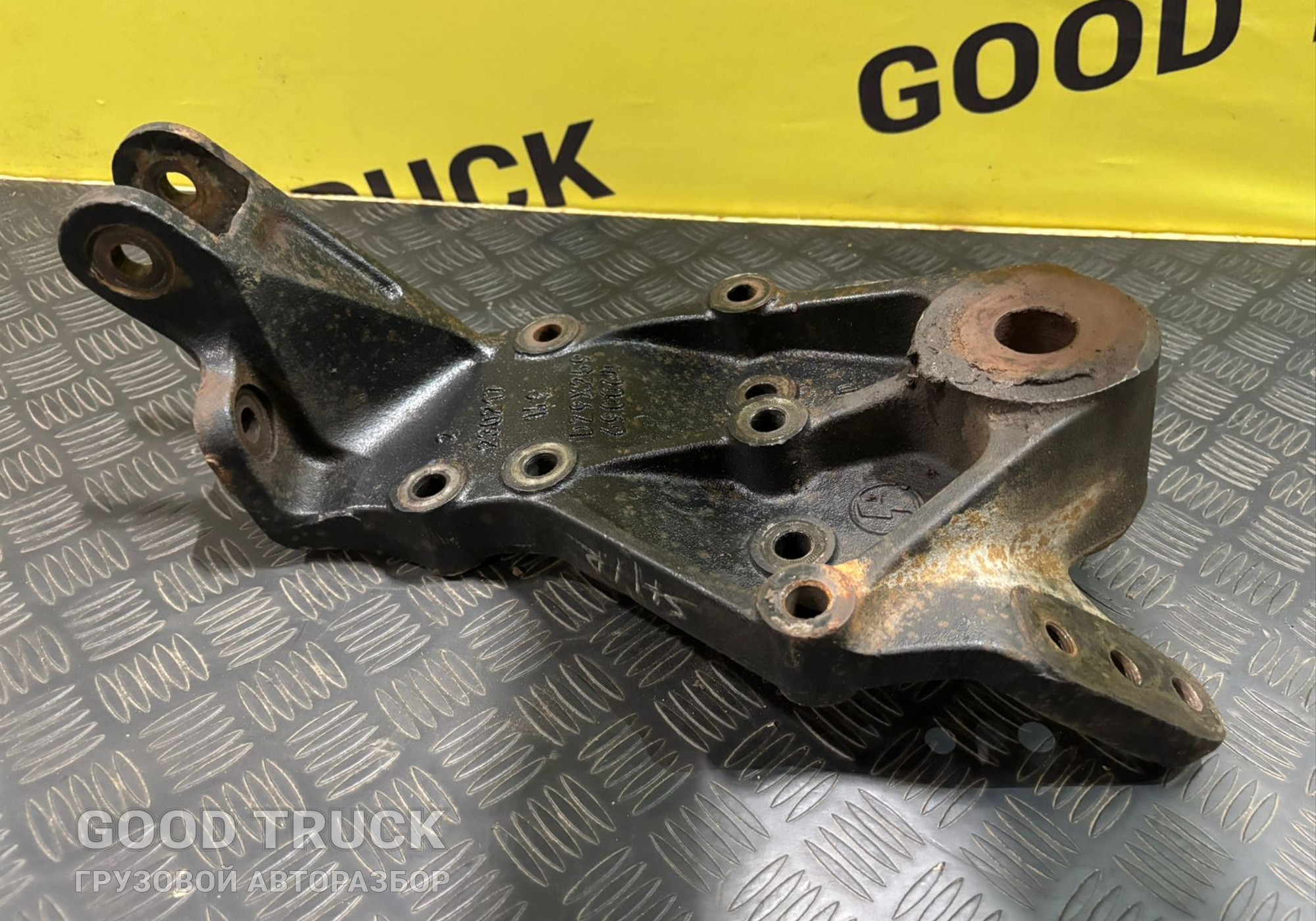 DZ9X259690064 Кронштейн рессоры для Shacman X6000 (с 2020)