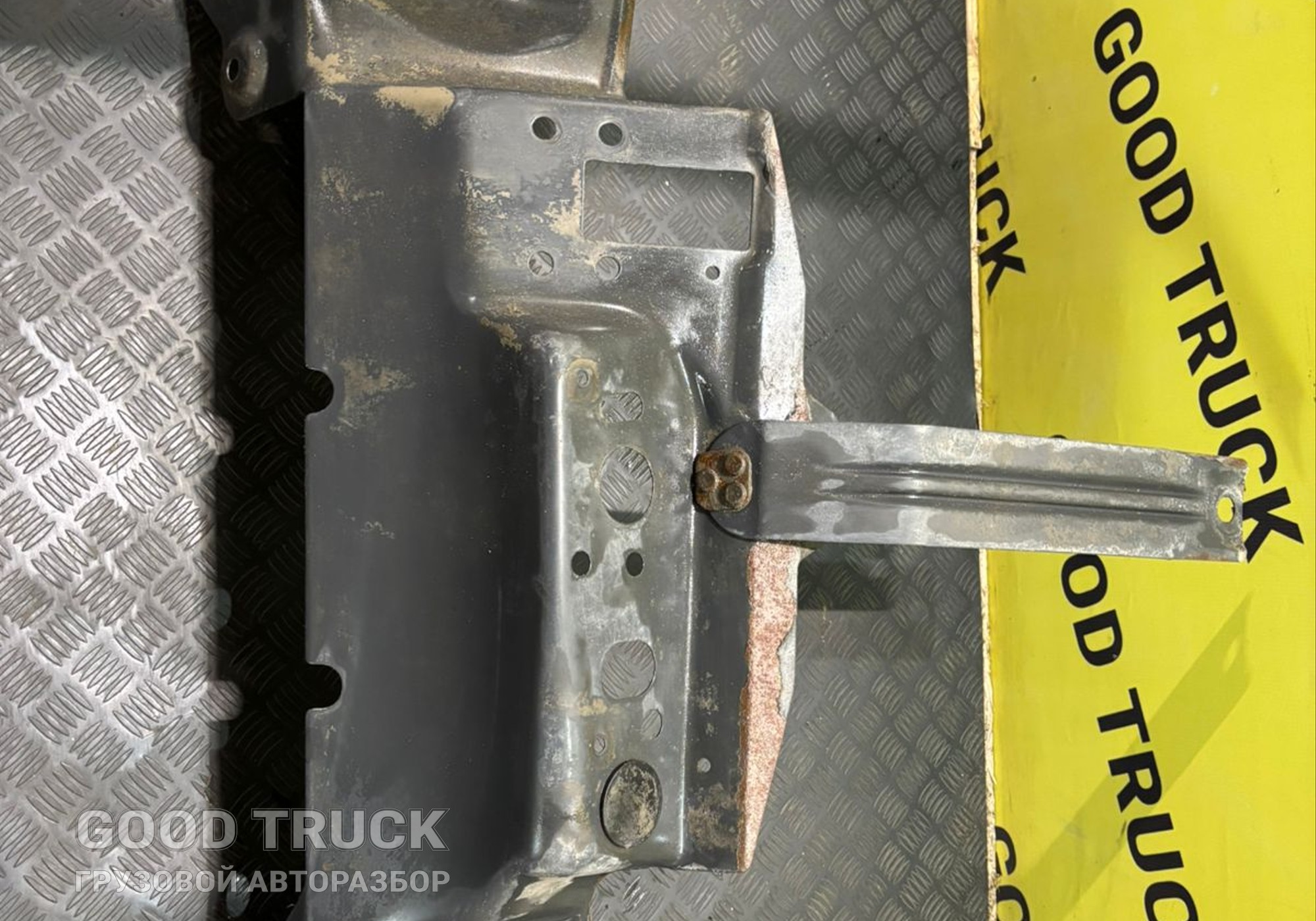 1529643 Подкрылок передний левый для Scania 5-series R (с 2004 по 2016)