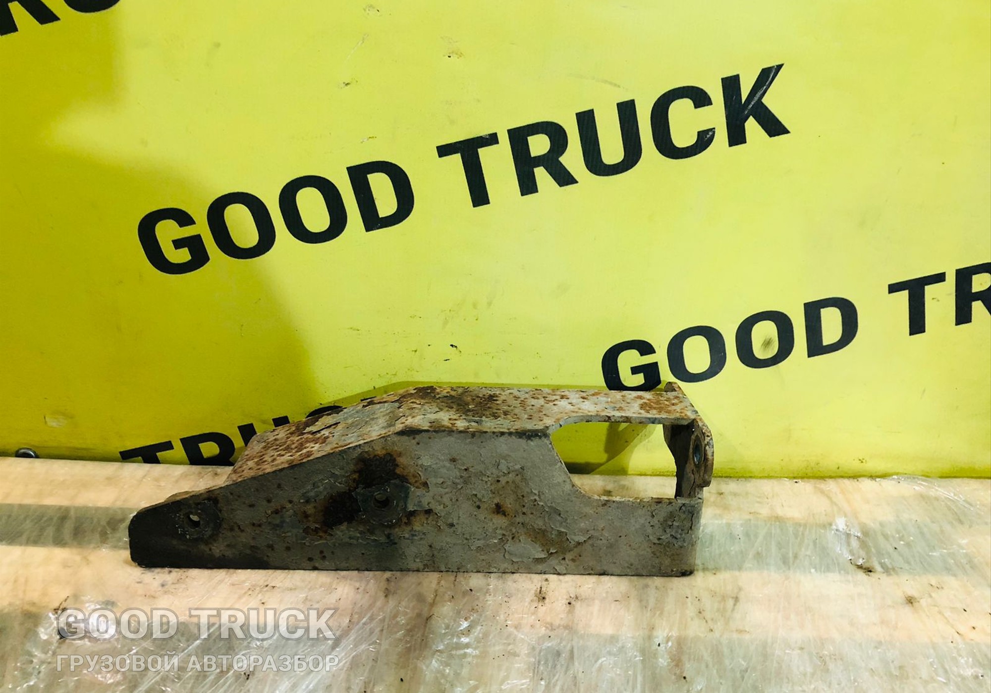 5490840504110 Кронштейн подножки левый камаз 5490 для КАМАЗ 5490 (с 2013)