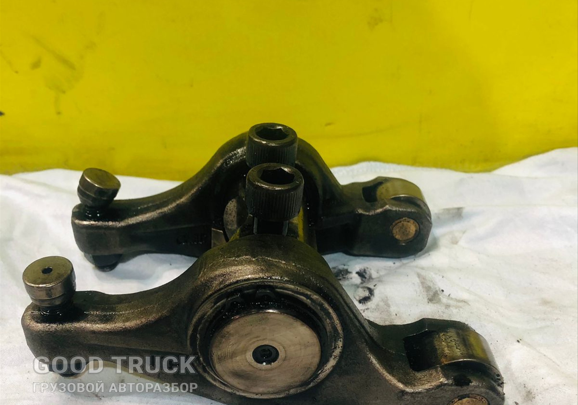 51042006029 Ось рокеров в сборе двигателя D2066 для Man TGX