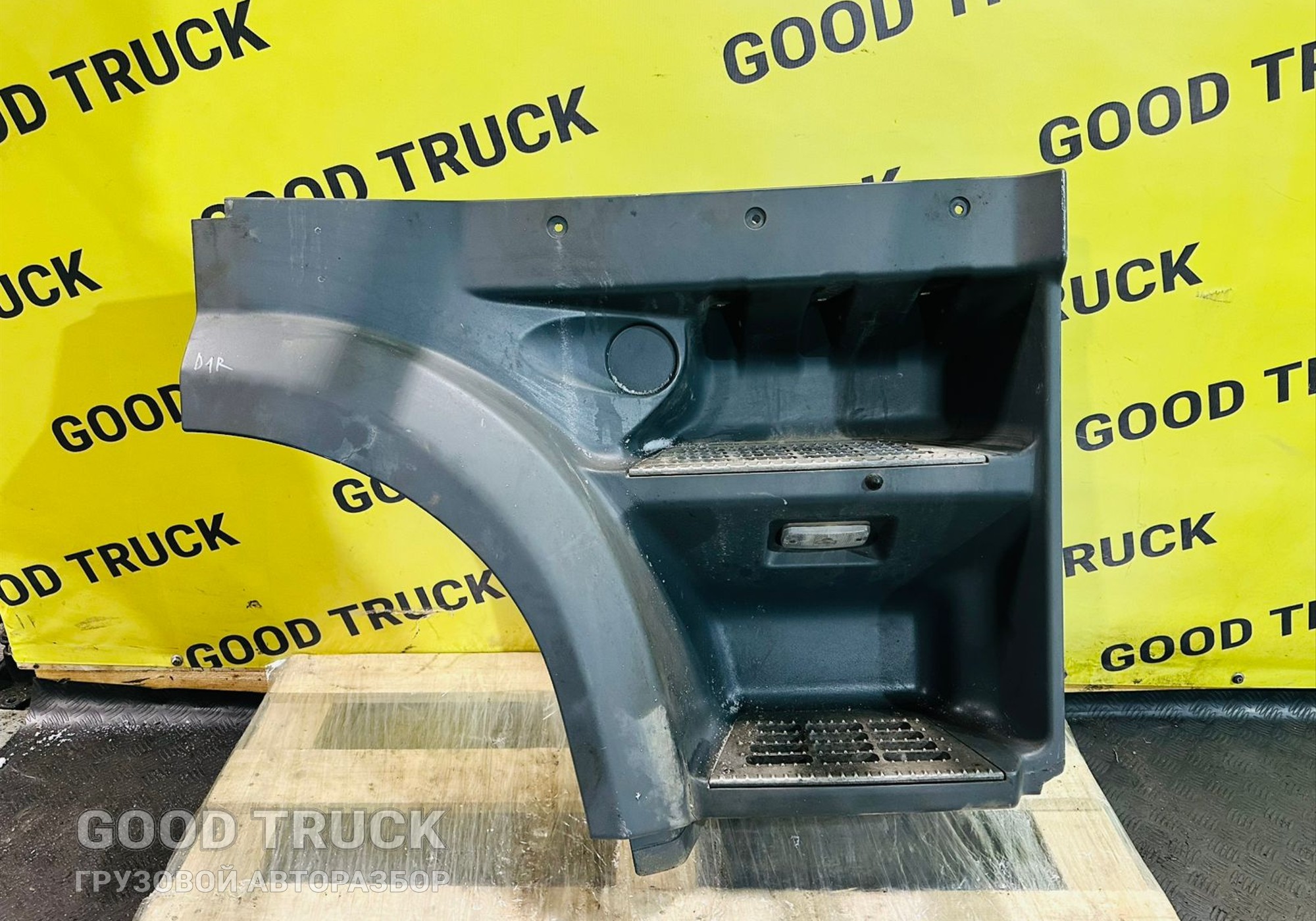 1836305 Корпус подножек правый для Daf XF105