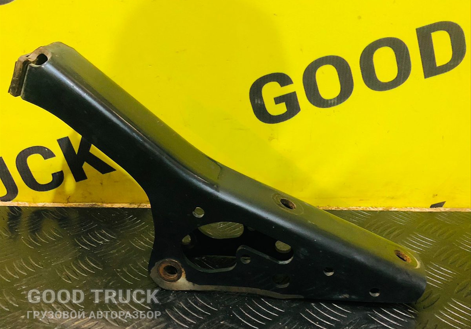 81417010089 Кронштейн подушки кабины передней Man TGX для Man TGX II (с 2012)