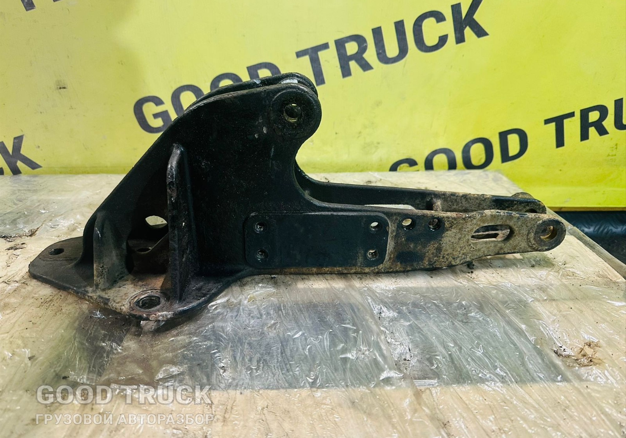 H4502B01012A0 Кронштейн кабины задний правый для Foton Auman