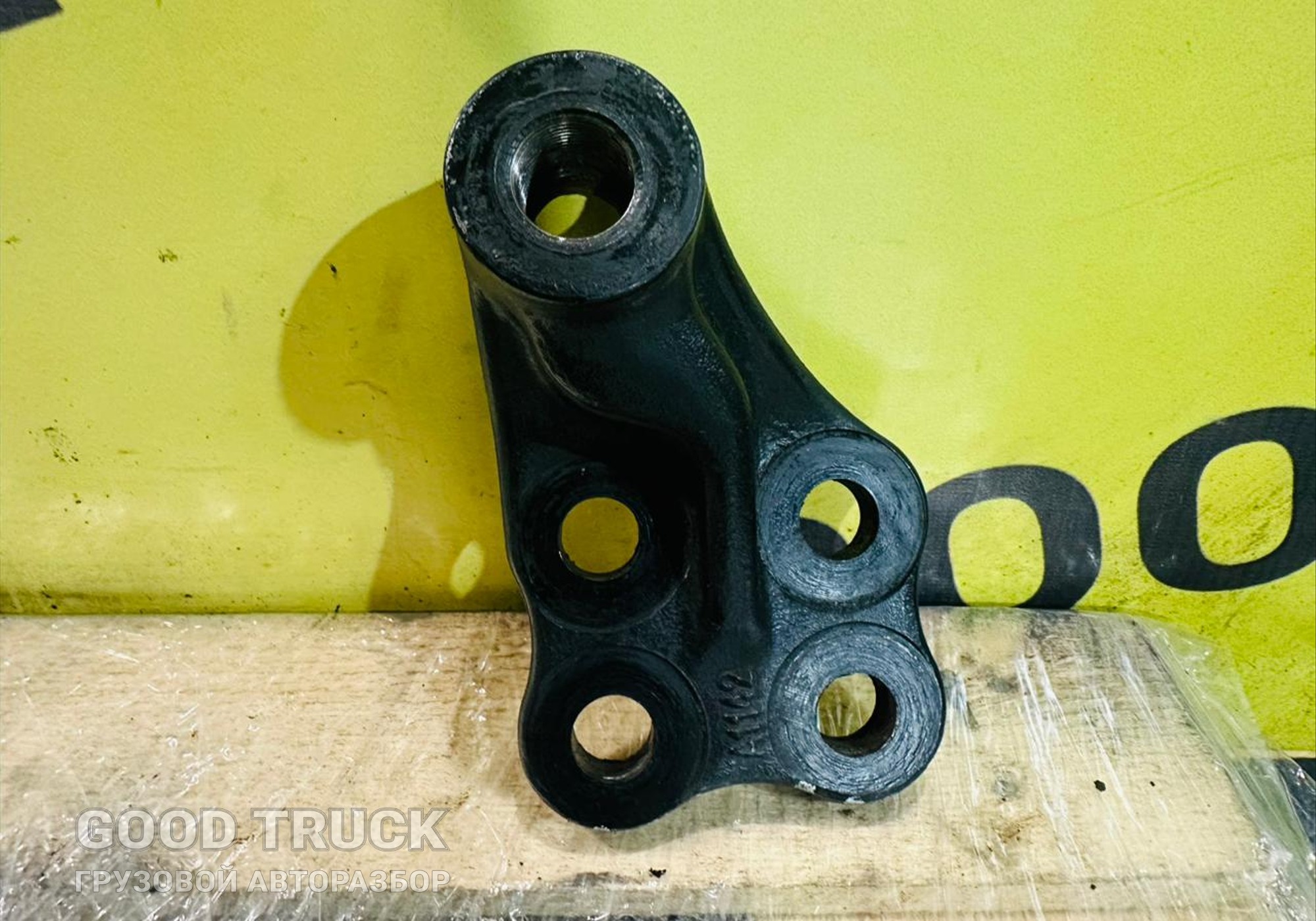 H4292190303A0 Кронштейн амортизатора переднего верхний левый для Валдай