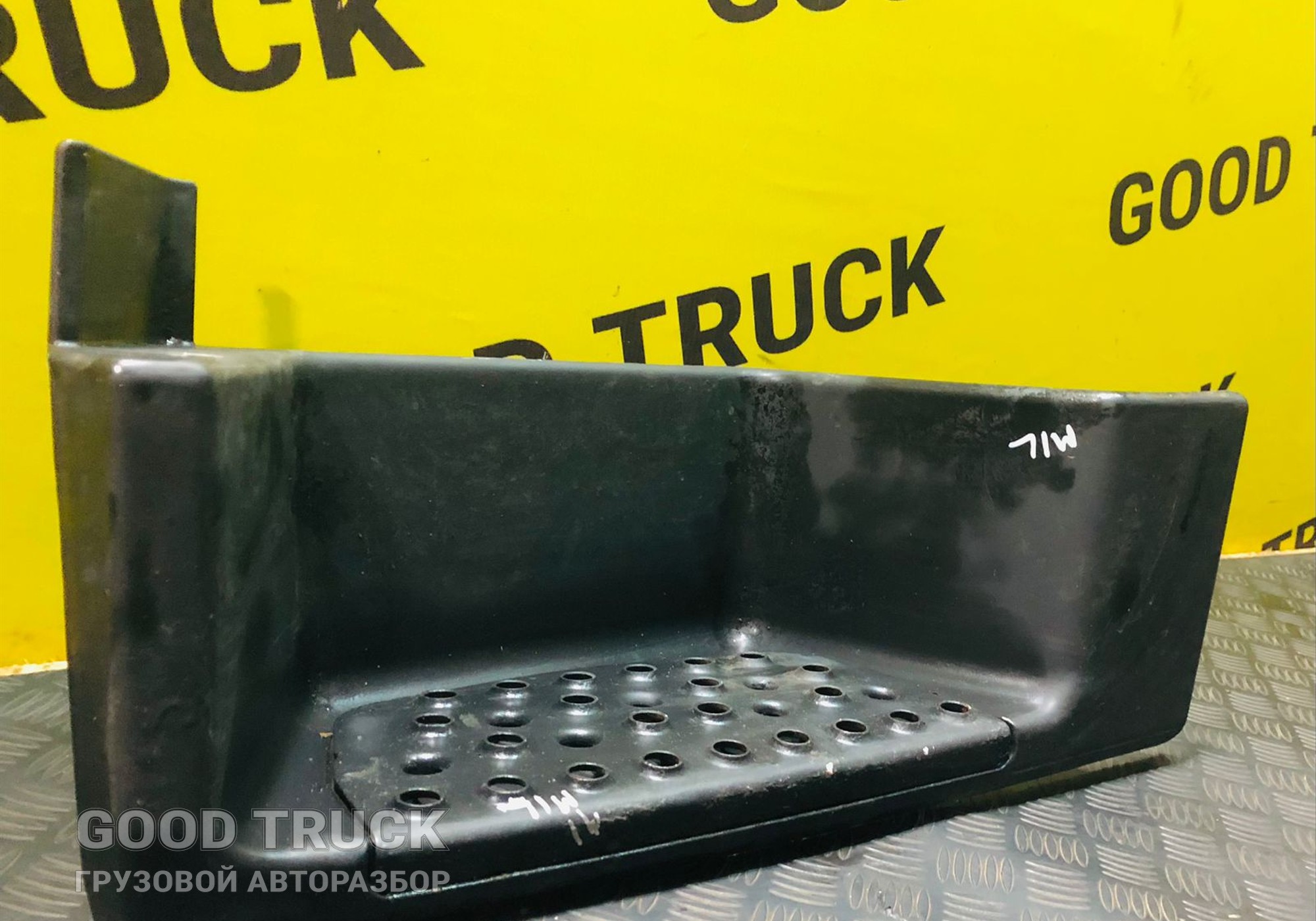 81615100573 Подножка нижняя левая MAN TGS TGA TGL TGM для Man TGS II (с 2012)