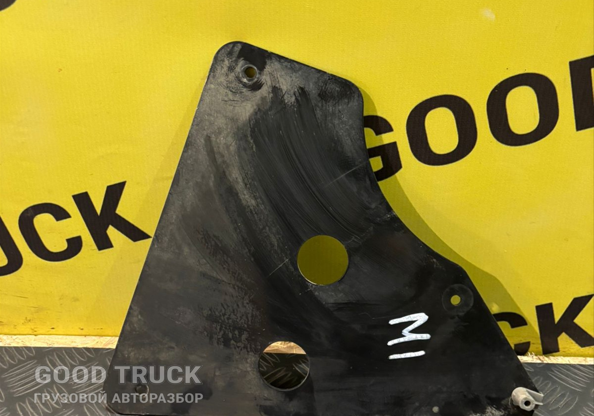 81612430115 Кронштейн подкрылка переднего для Man TGS II (с 2012)