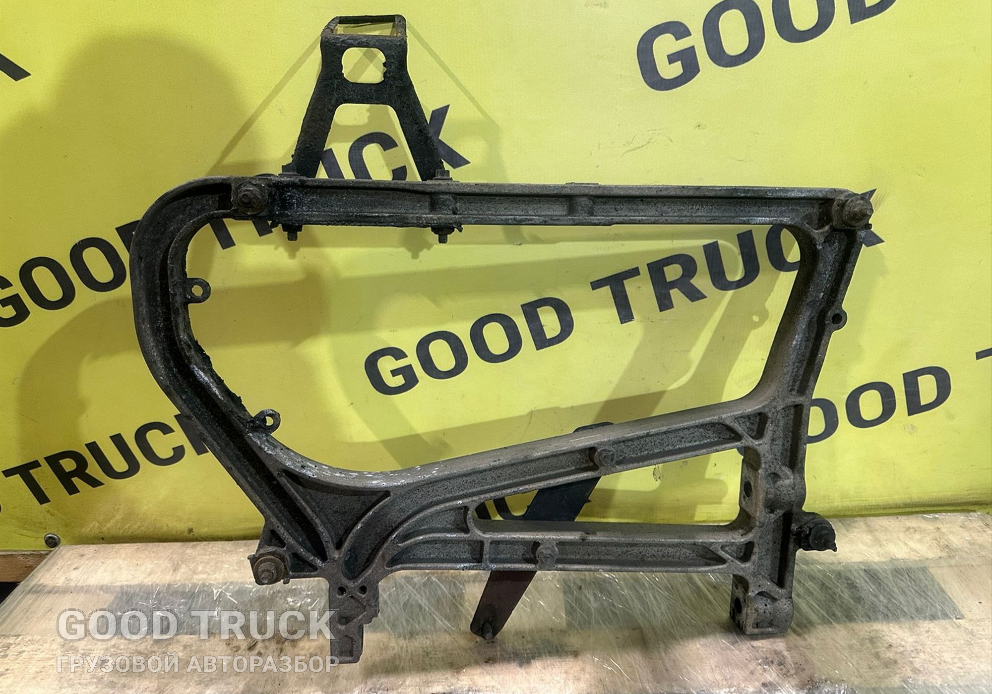 21887348 Кронштейн выхлопной системы для Volvo