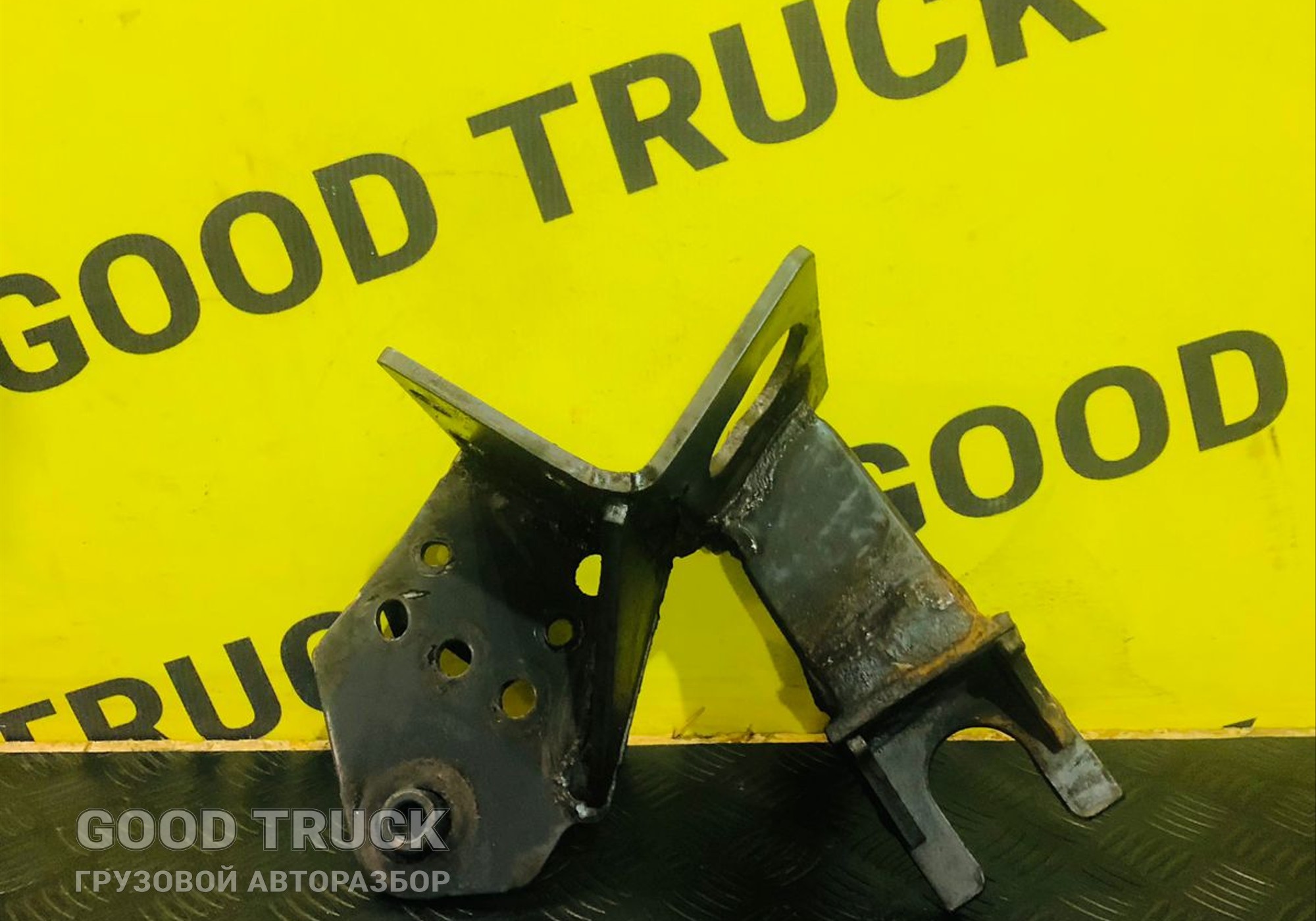 20499244 Кронштейн переднего бампера правый для Volvo FH 3 (с 2008 по 2012)