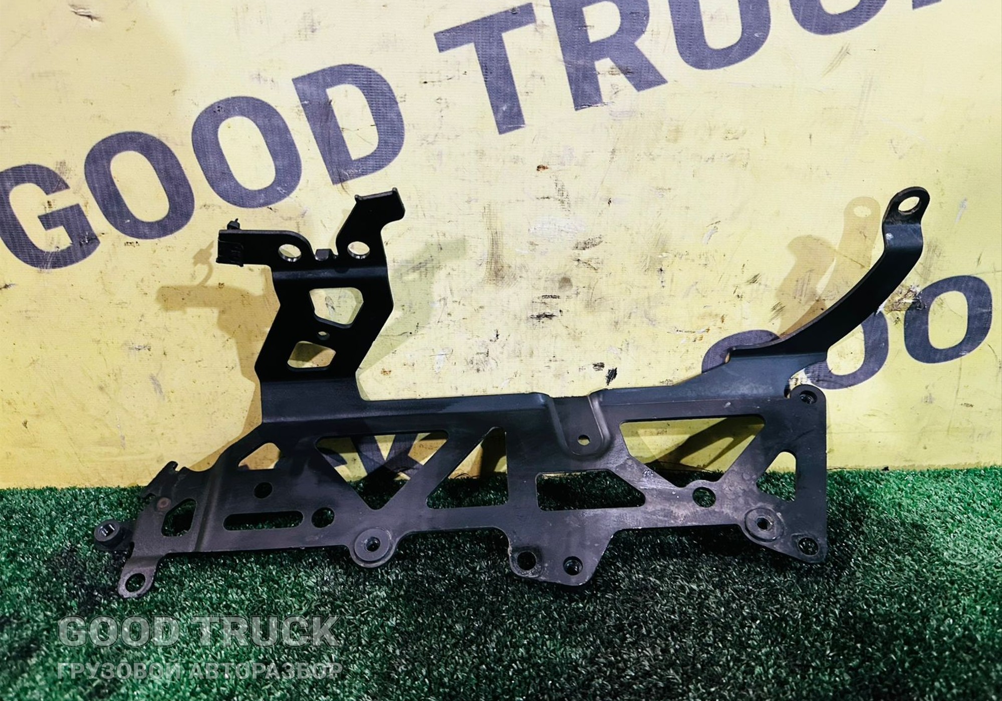 2261613 Кронштейн проводки двигателя для Daf XF106 (с 2012)