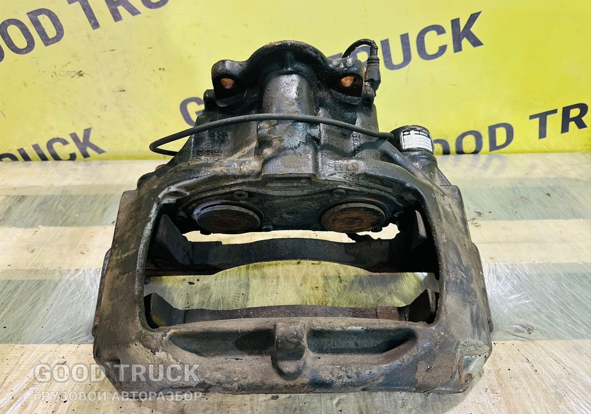 81508046724 Суппорт передний правый / задний левый для Man