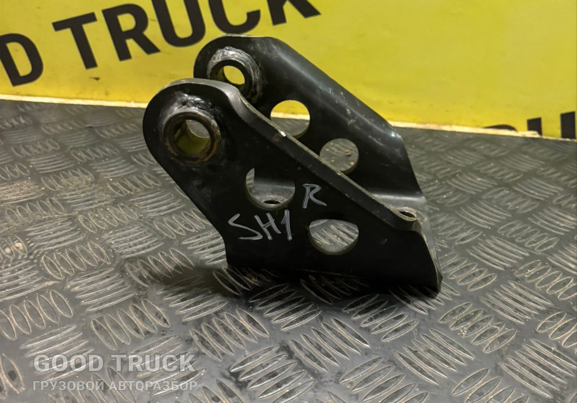 DZ9X259680079 кронштейн переднего амортизатора для Shacman X6000 (с 2020)