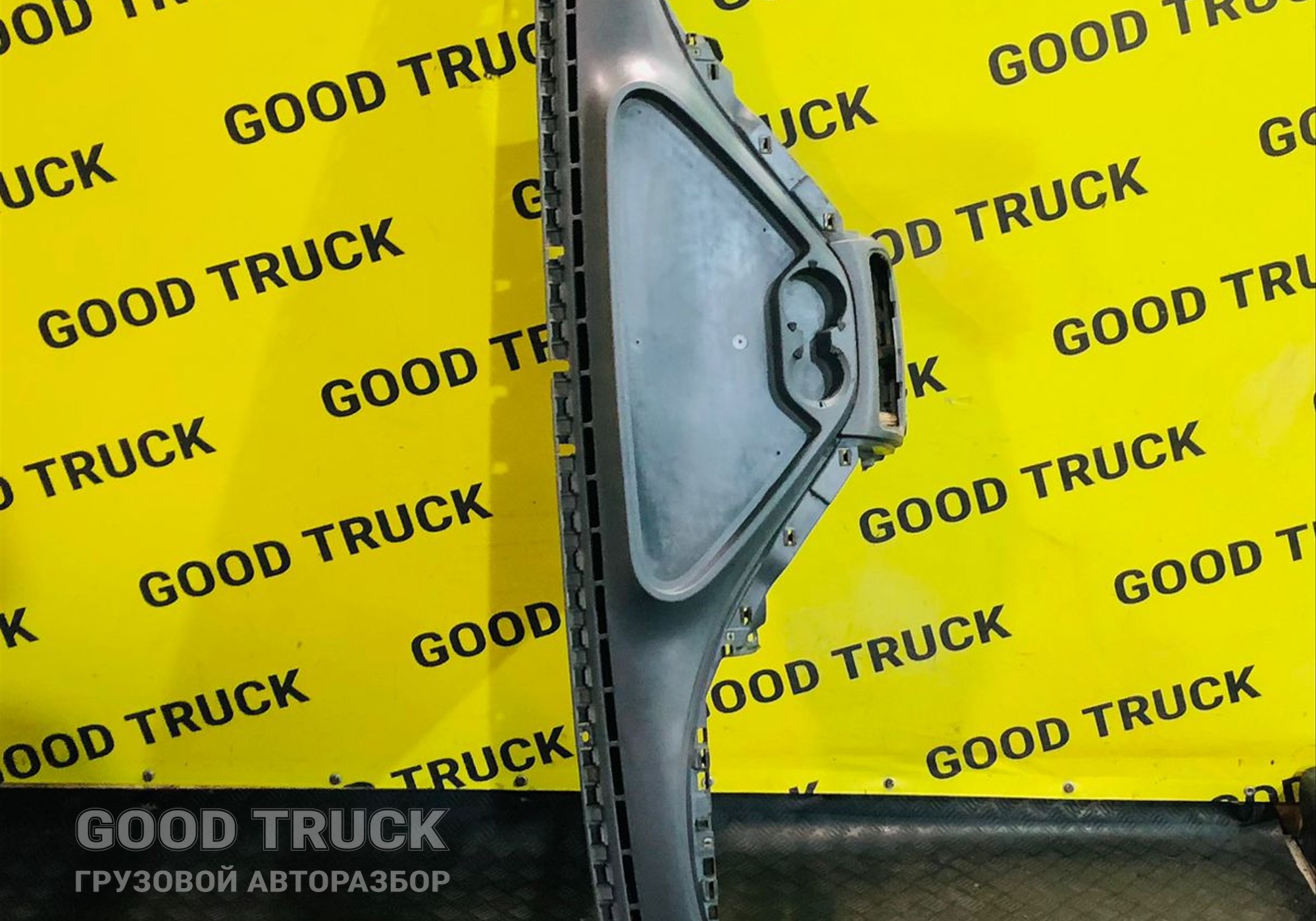 9406800706 Накладка торпедо верхняя для Mercedes-Benz