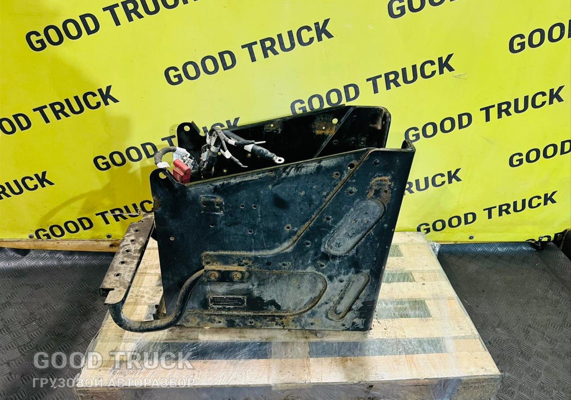 H4361020012A0 Ящик АКБ в сборе для Foton Auman EST