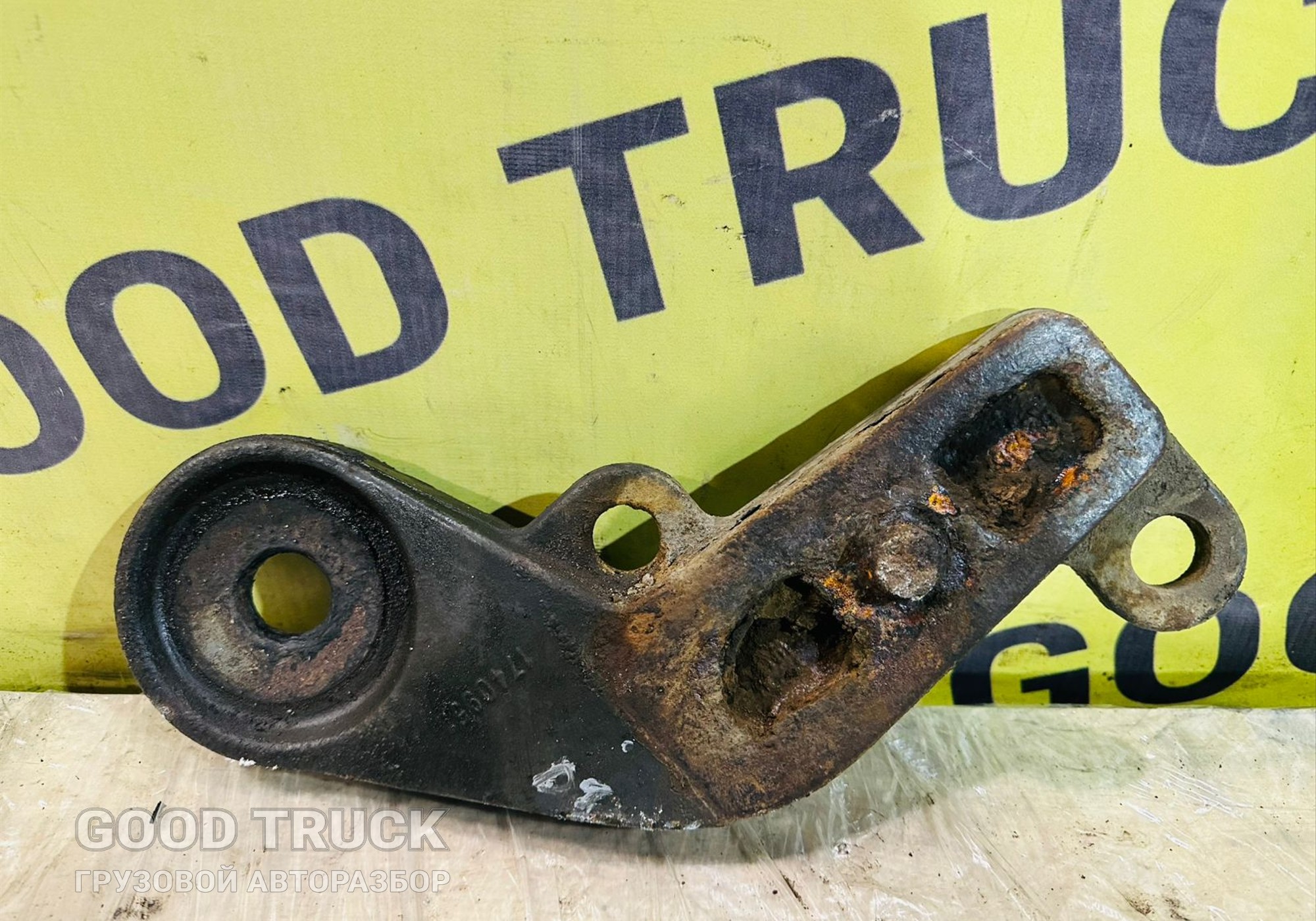 1740951 Кронштейн амортизатора переднего правый для Daf XF95