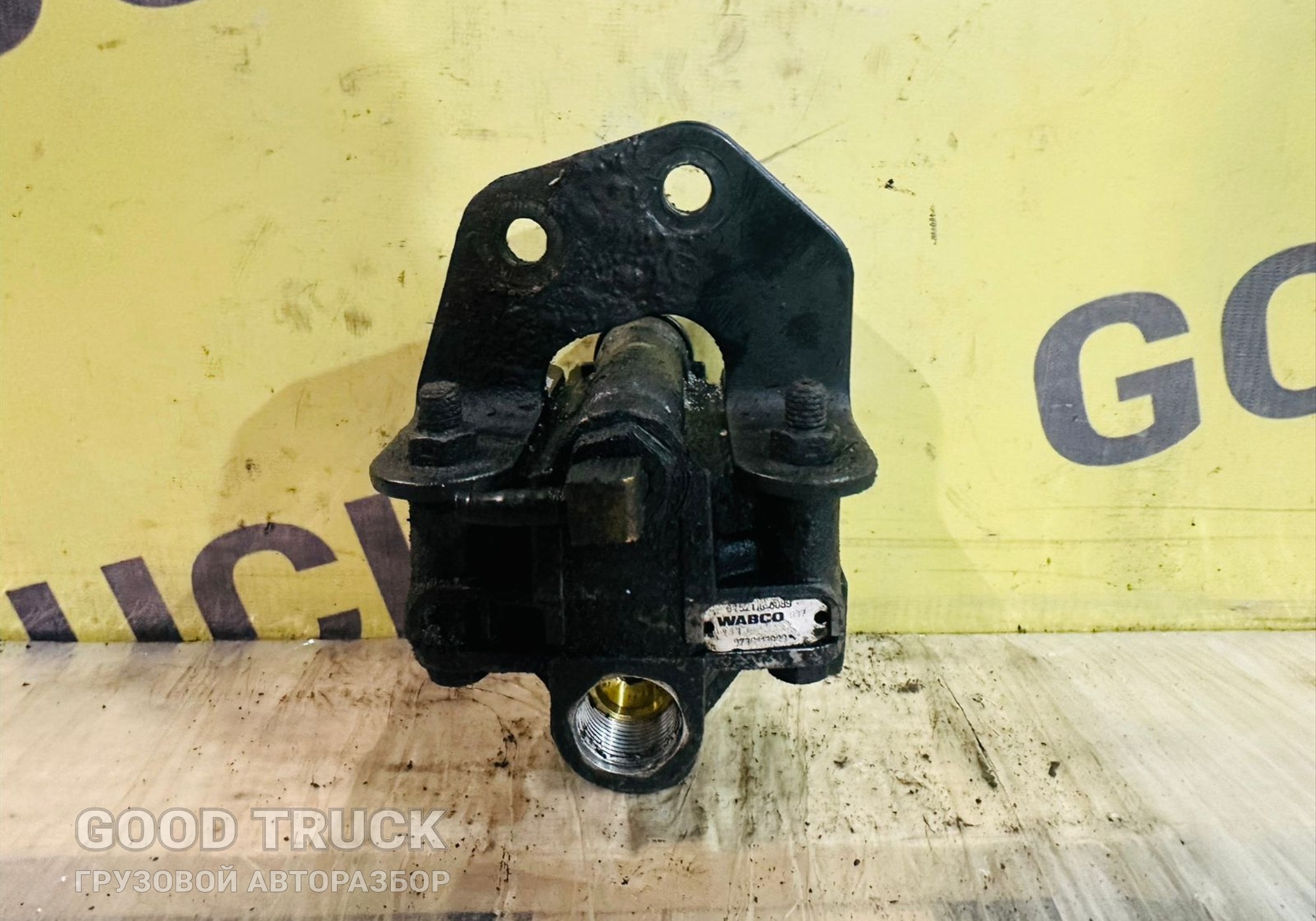 81521166089 Клапан ускорительный для Man TGX