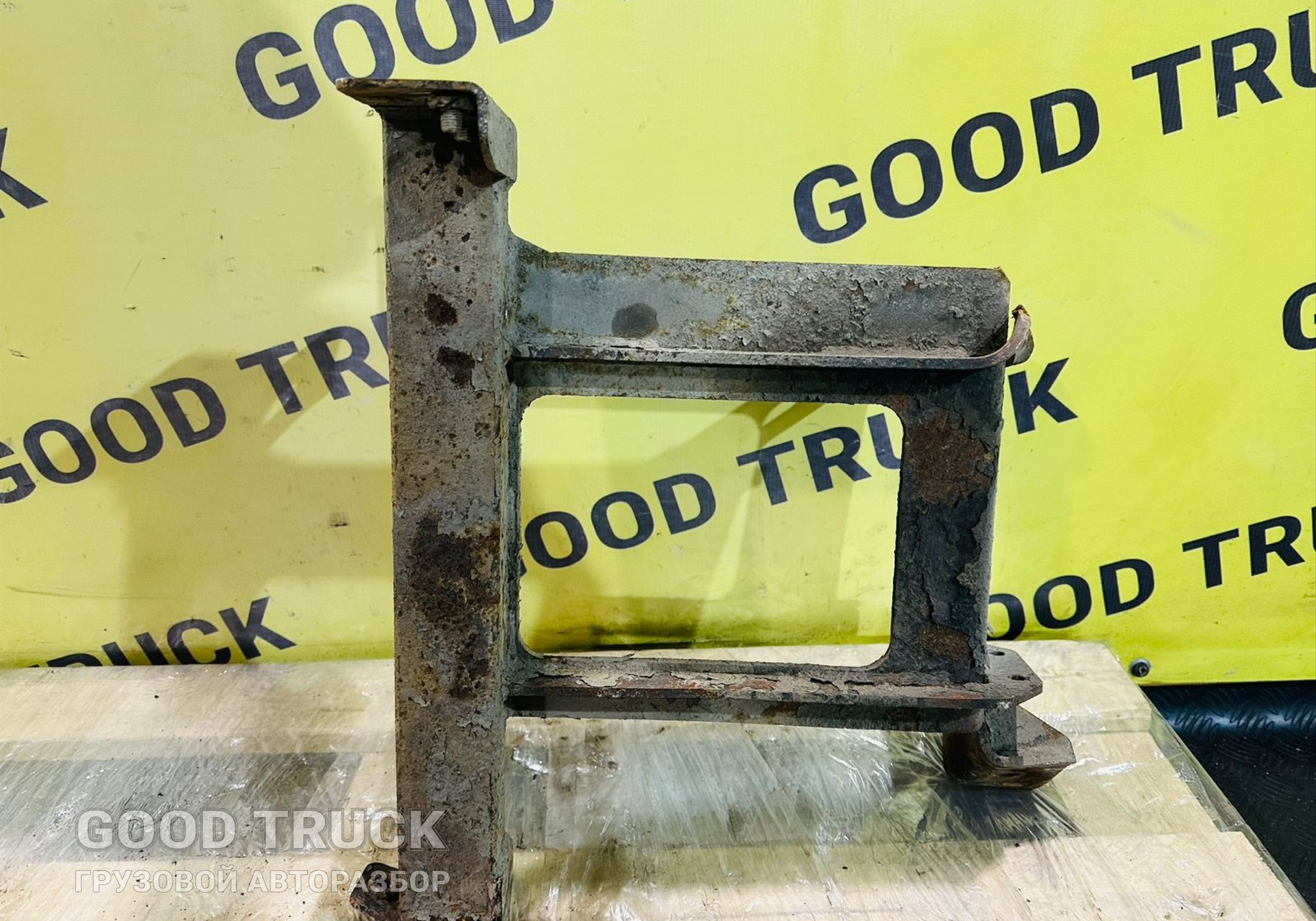 5490840503010 Кронштейн корпуса подножек правый для КАМАЗ 5490 (с 2013)