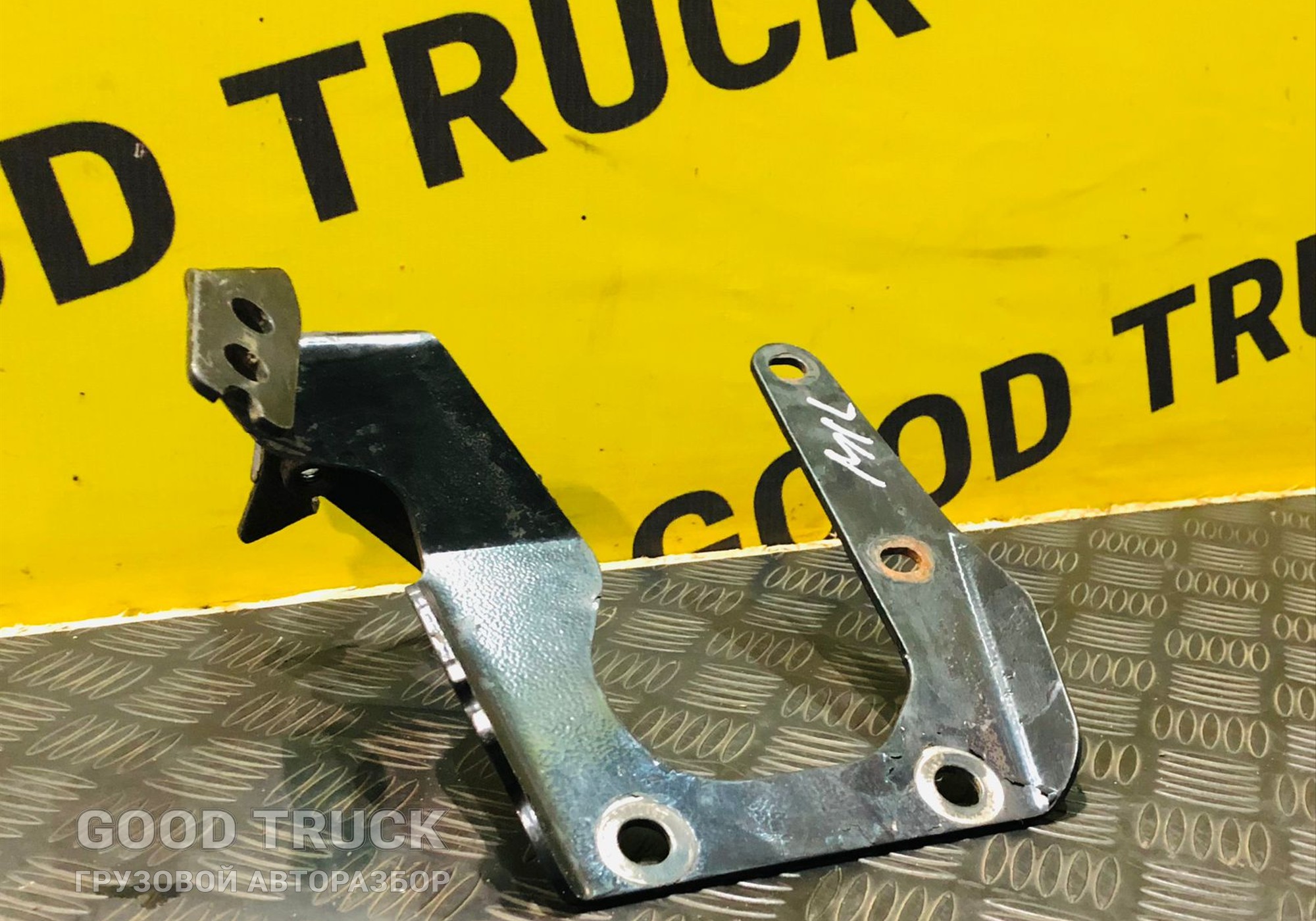 81473405164 Кронштейн бачка ГУРа Man TGS II для Man TGS I (с 2007)