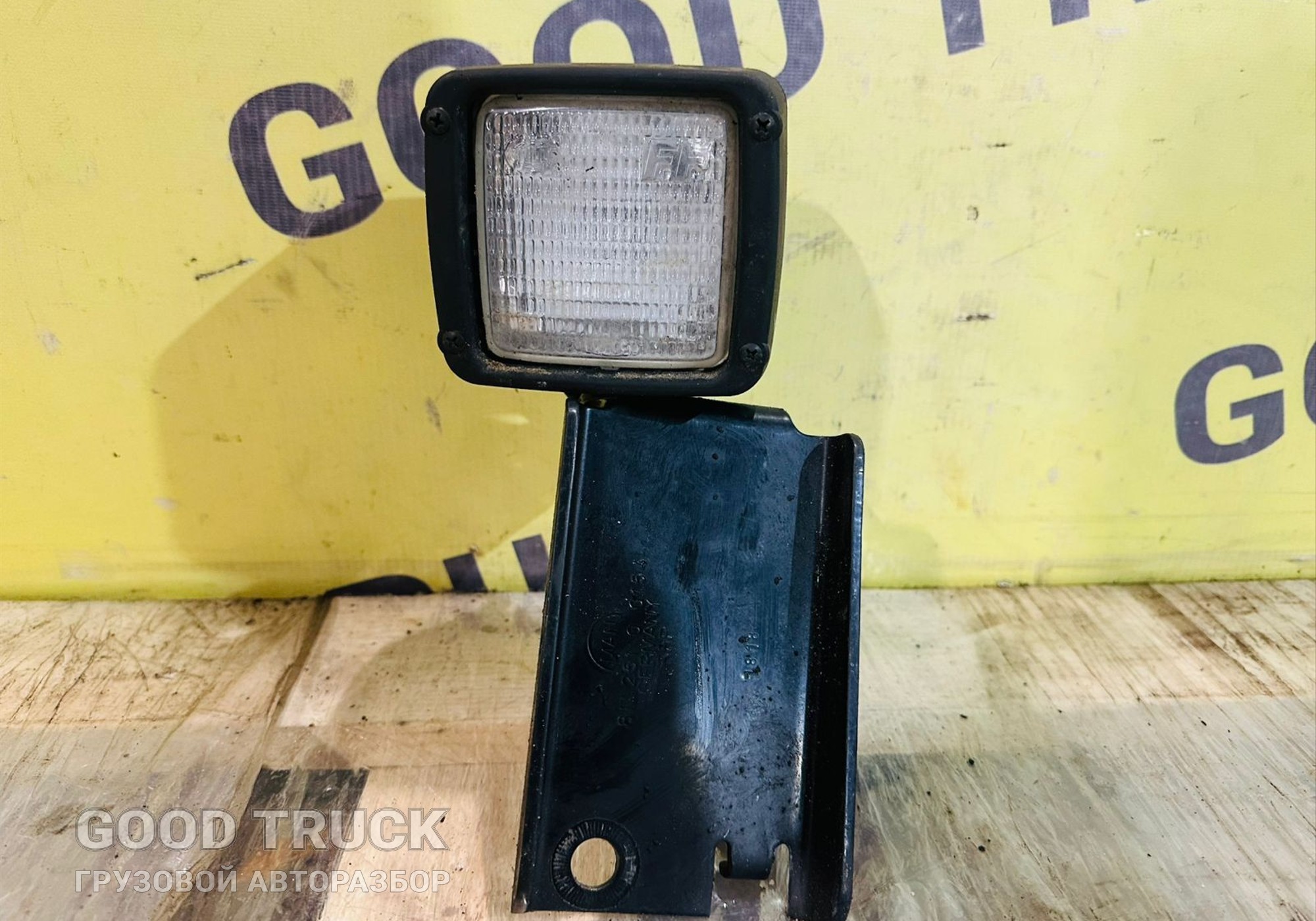 81251036068 Фонарь освещения сцепного устройства для Man