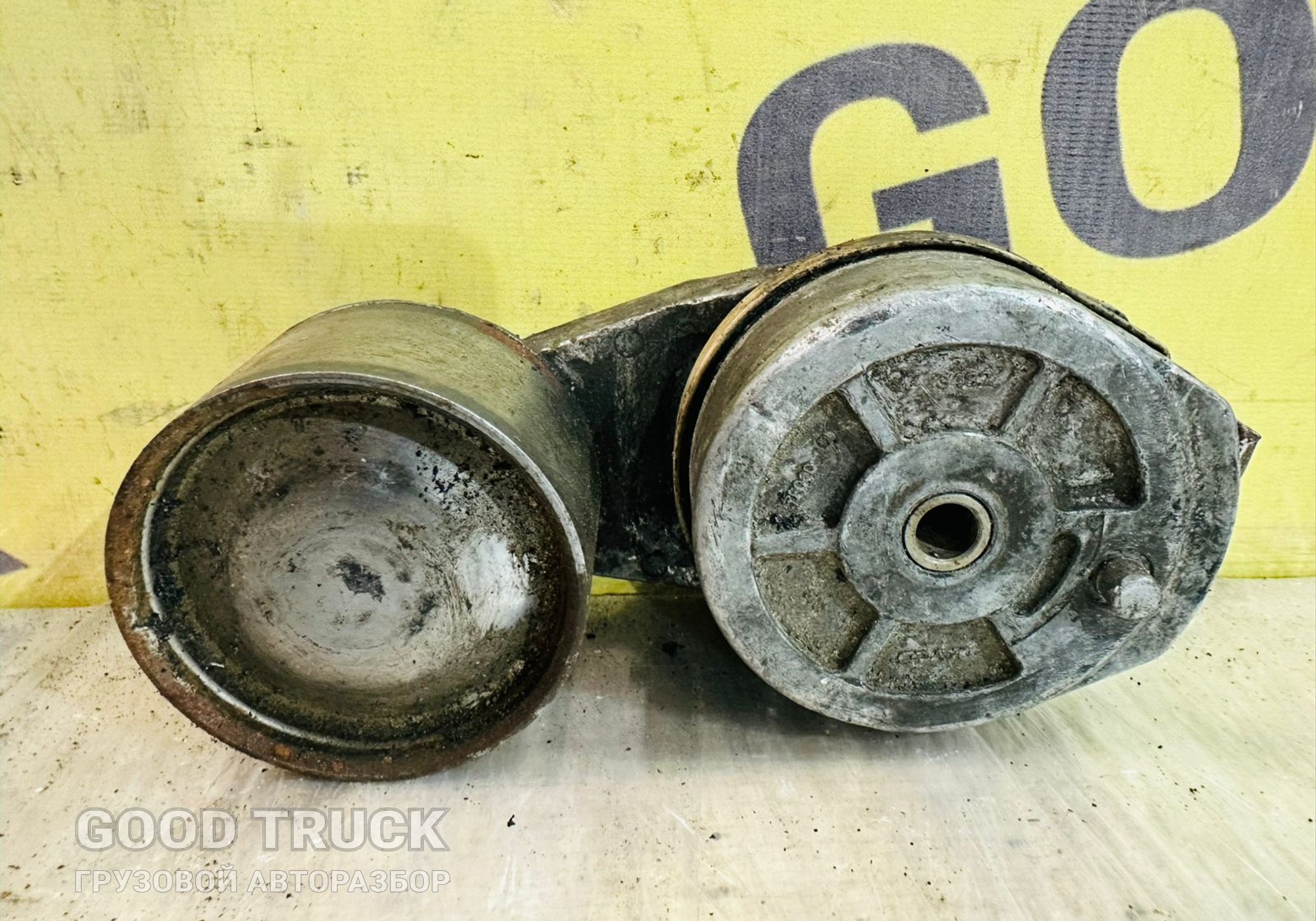 21422765 Ролик-натяжитель ручейкового ремня для Volvo FH 5