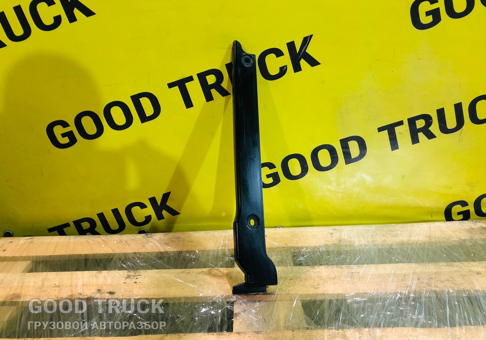 81624100178 Обшивка стойки лобового стекла правая для Man TGL III (с 2012)